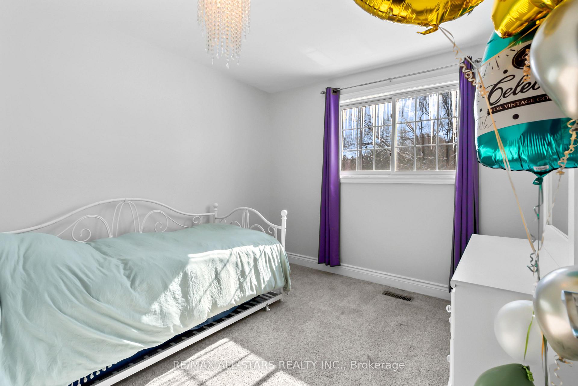 Photo 2 of 60 Young Street, Uxbridge — HOMEH