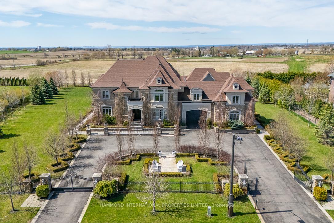 Photo 5 of 106 Stallions Court, Vaughan, Rural Vaughan — HOMEH
