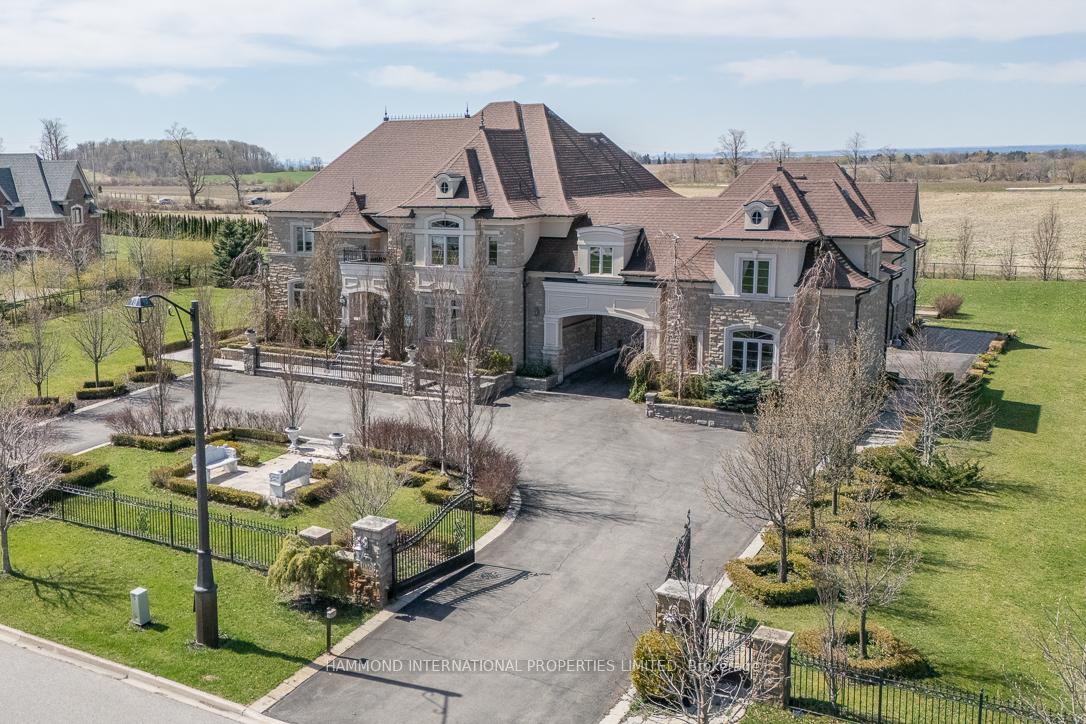 Photo 6 of 106 Stallions Court, Vaughan, Rural Vaughan — HOMEH