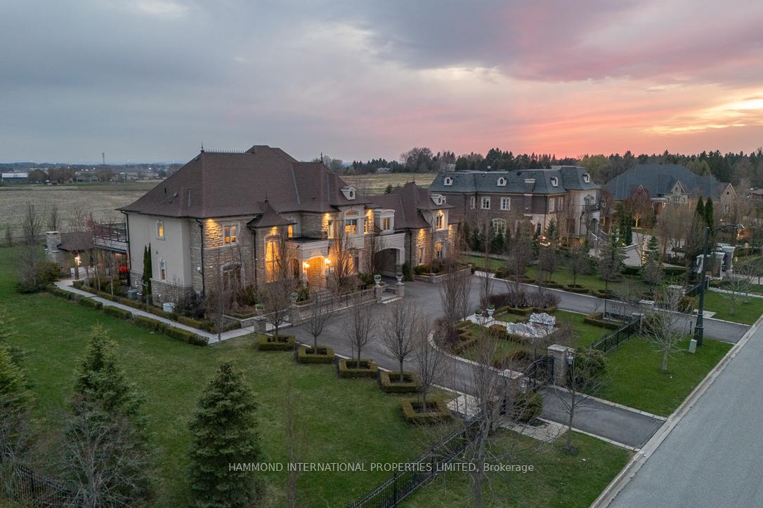 Photo 8 of 106 Stallions Court, Vaughan, Rural Vaughan — HOMEH