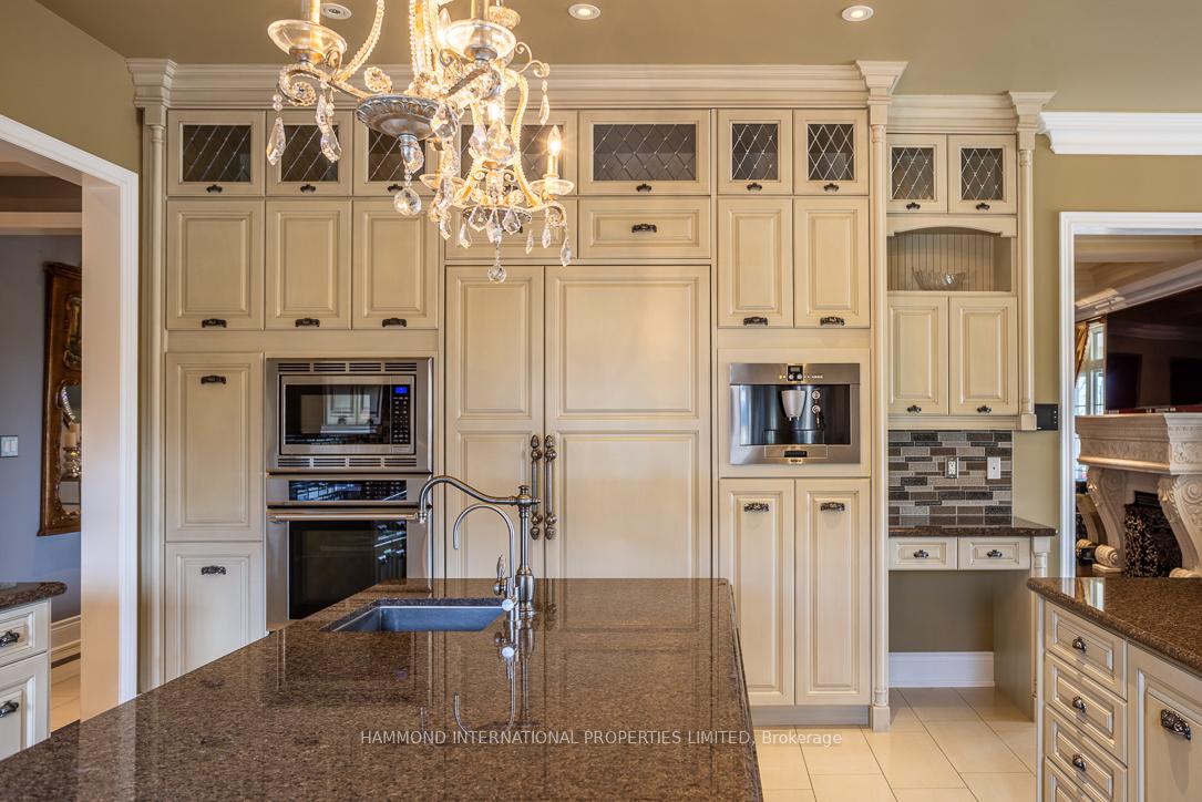 Photo 13 of 106 Stallions Court, Vaughan, Rural Vaughan — HOMEH