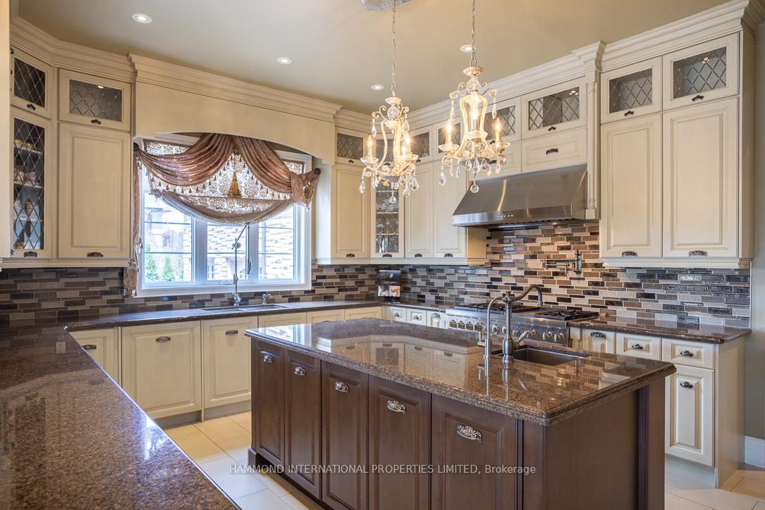Photo 14 of 106 Stallions Court, Vaughan, Rural Vaughan — HOMEH