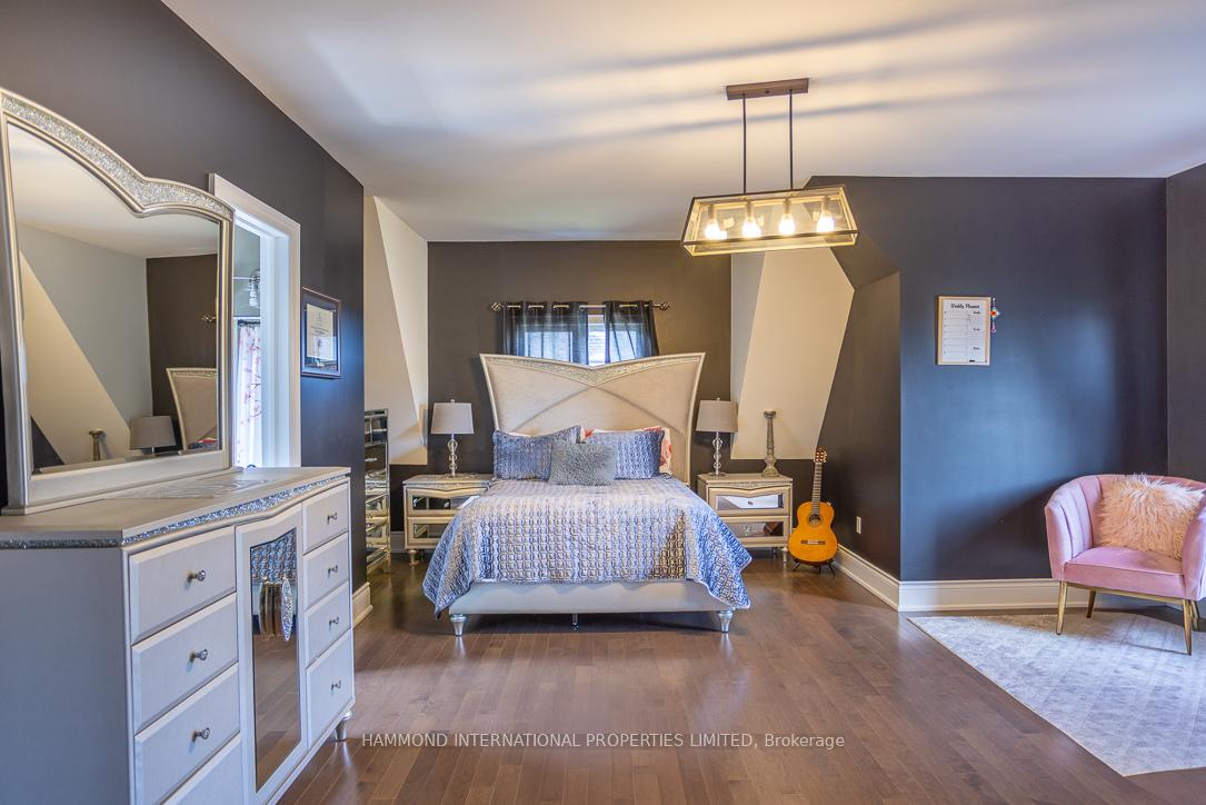 Photo 40 of 106 Stallions Court, Vaughan, Rural Vaughan — HOMEH