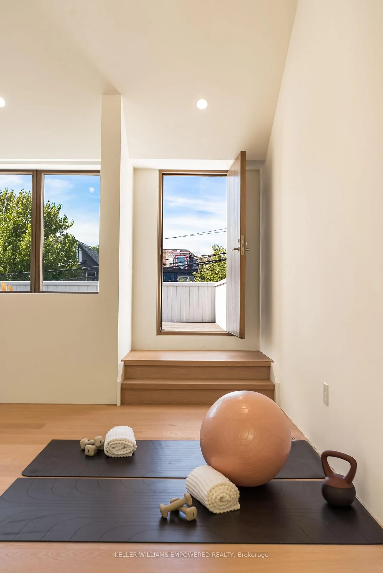 Photo 25 of 722 Lansdowne Avenue, Toronto, Dovercourt-Wallace Emerson-Junction — HOMEH