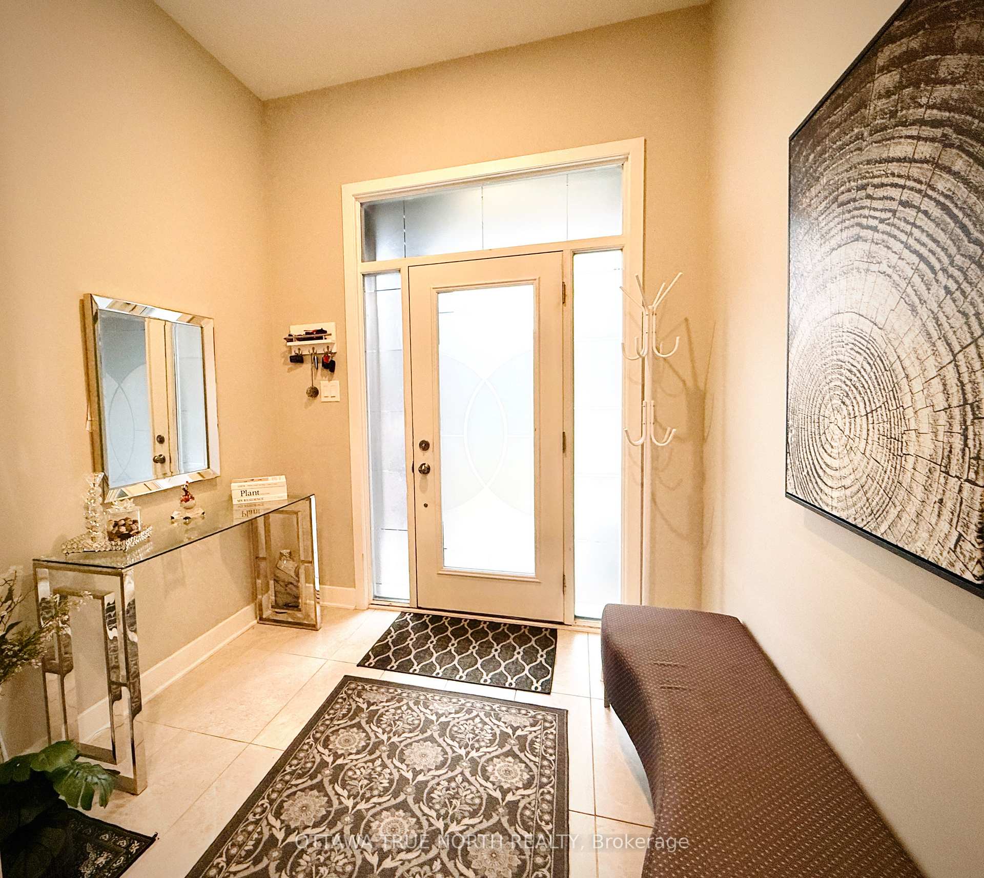 Photo 2 of 550 Borbridge Avenue, Ottawa, Riverside South/Gloucester Glen — HOMEH