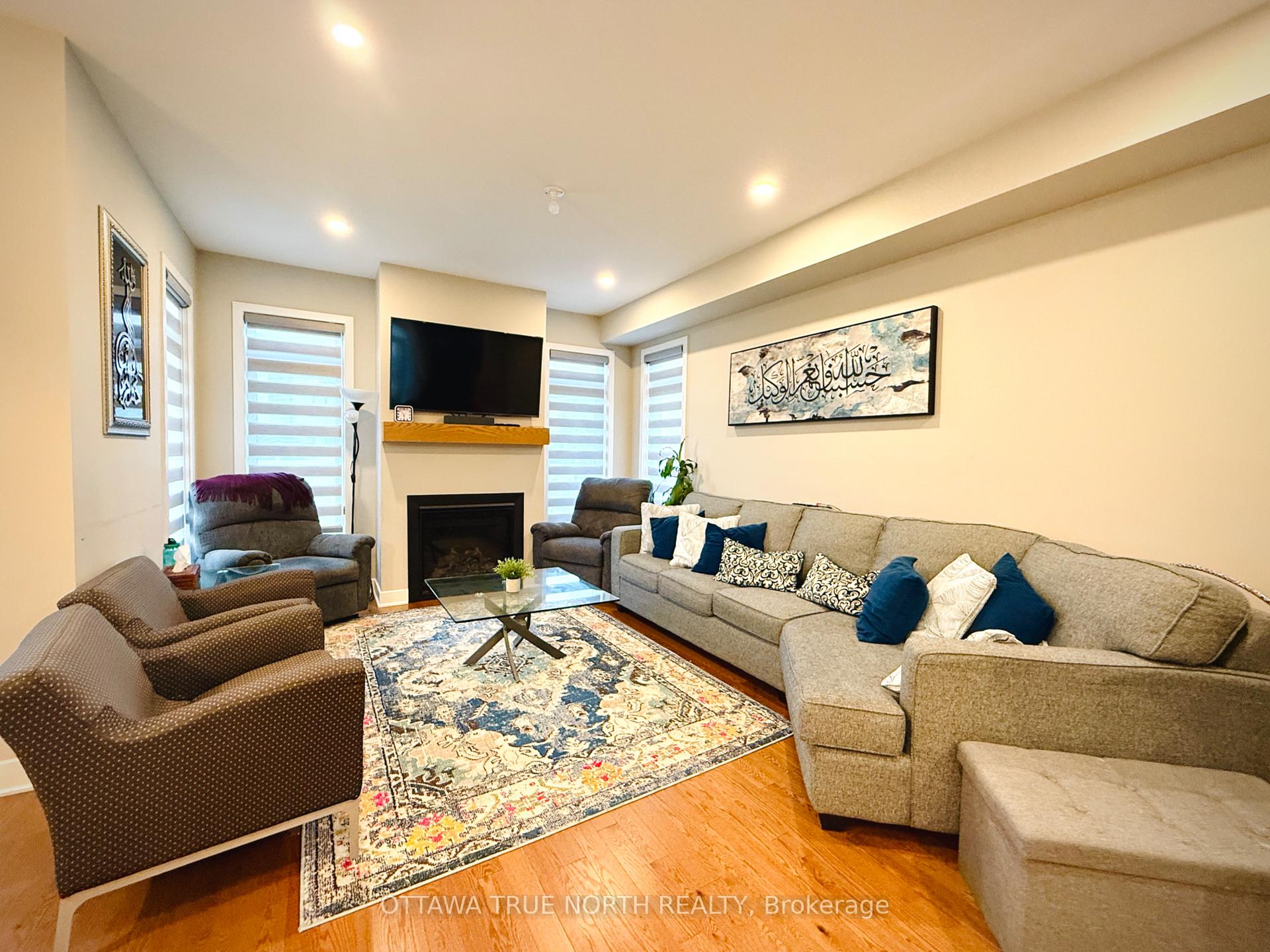 Photo 6 of 550 Borbridge Avenue, Ottawa, Riverside South/Gloucester Glen — HOMEH