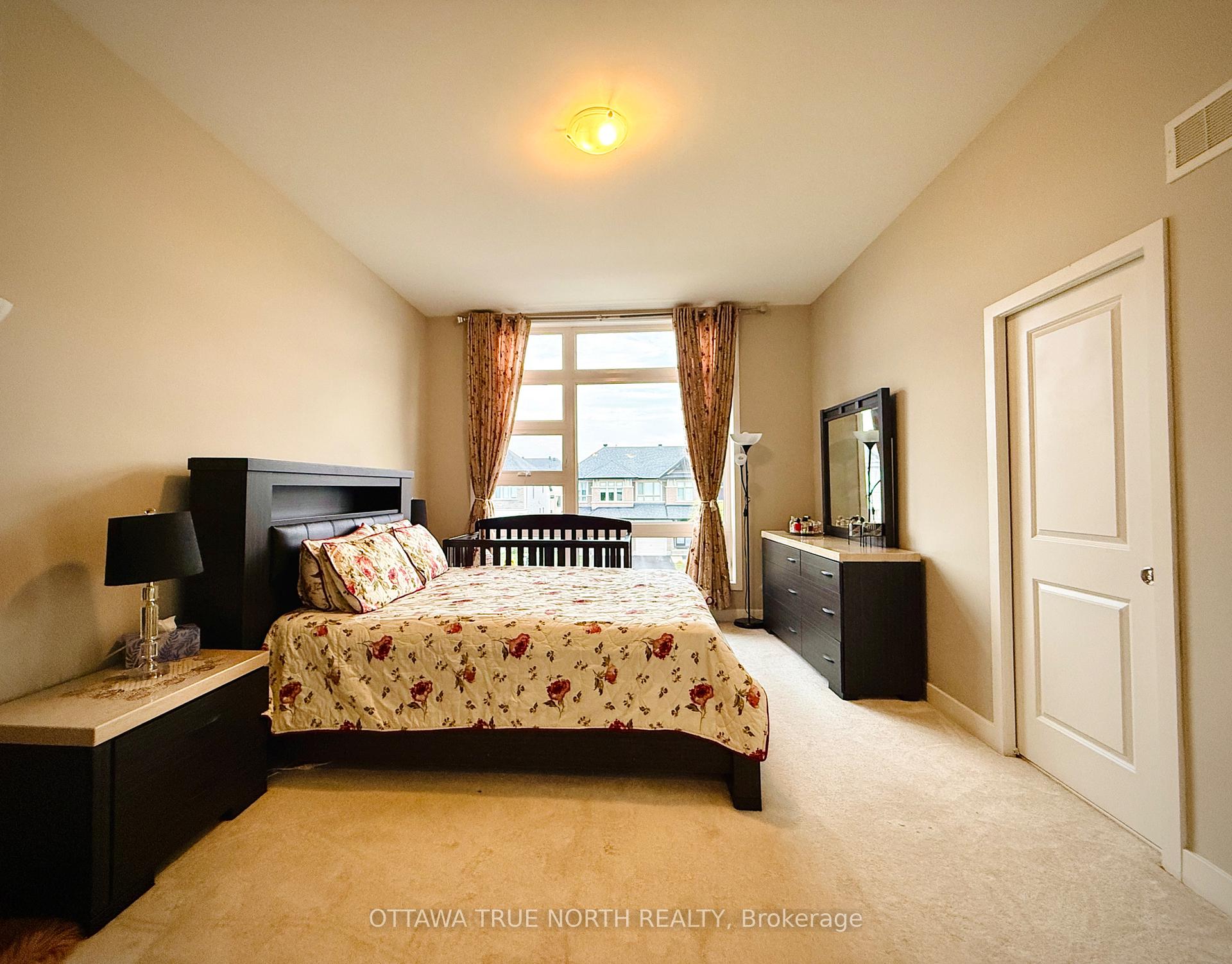 Photo 19 of 550 Borbridge Avenue, Ottawa, Riverside South/Gloucester Glen — HOMEH