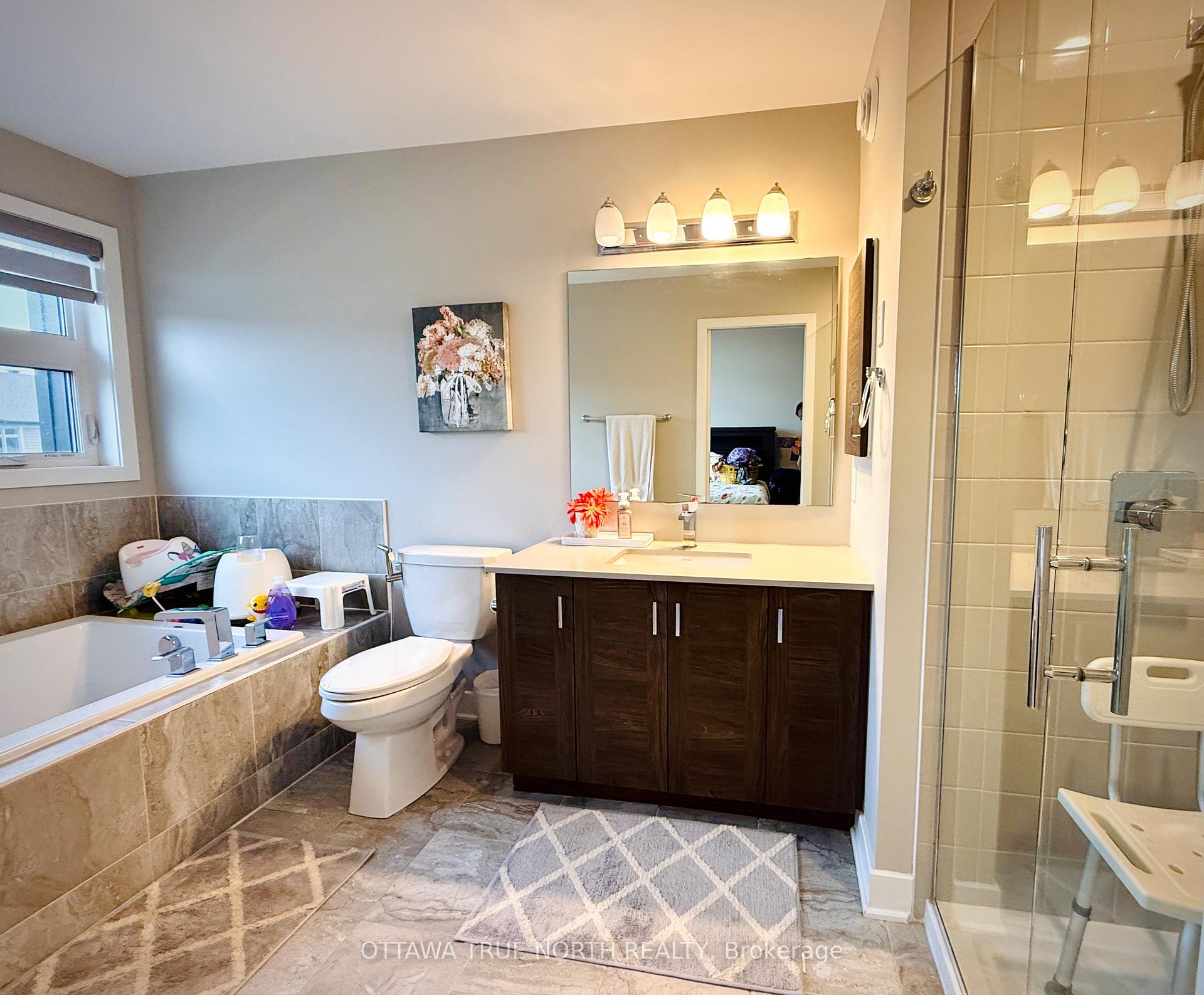 Photo 13 of 550 Borbridge Avenue, Ottawa, Riverside South/Gloucester Glen — HOMEH