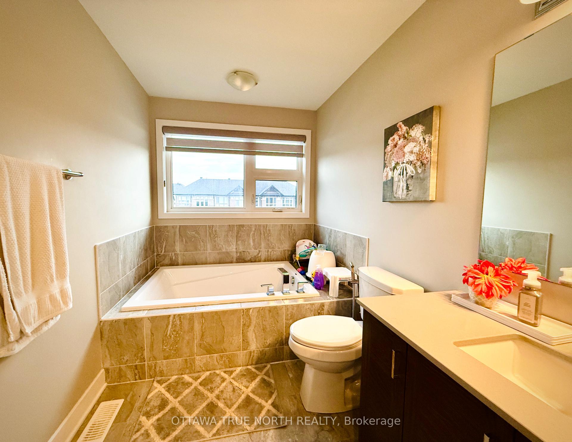 Photo 12 of 550 Borbridge Avenue, Ottawa, Riverside South/Gloucester Glen — HOMEH