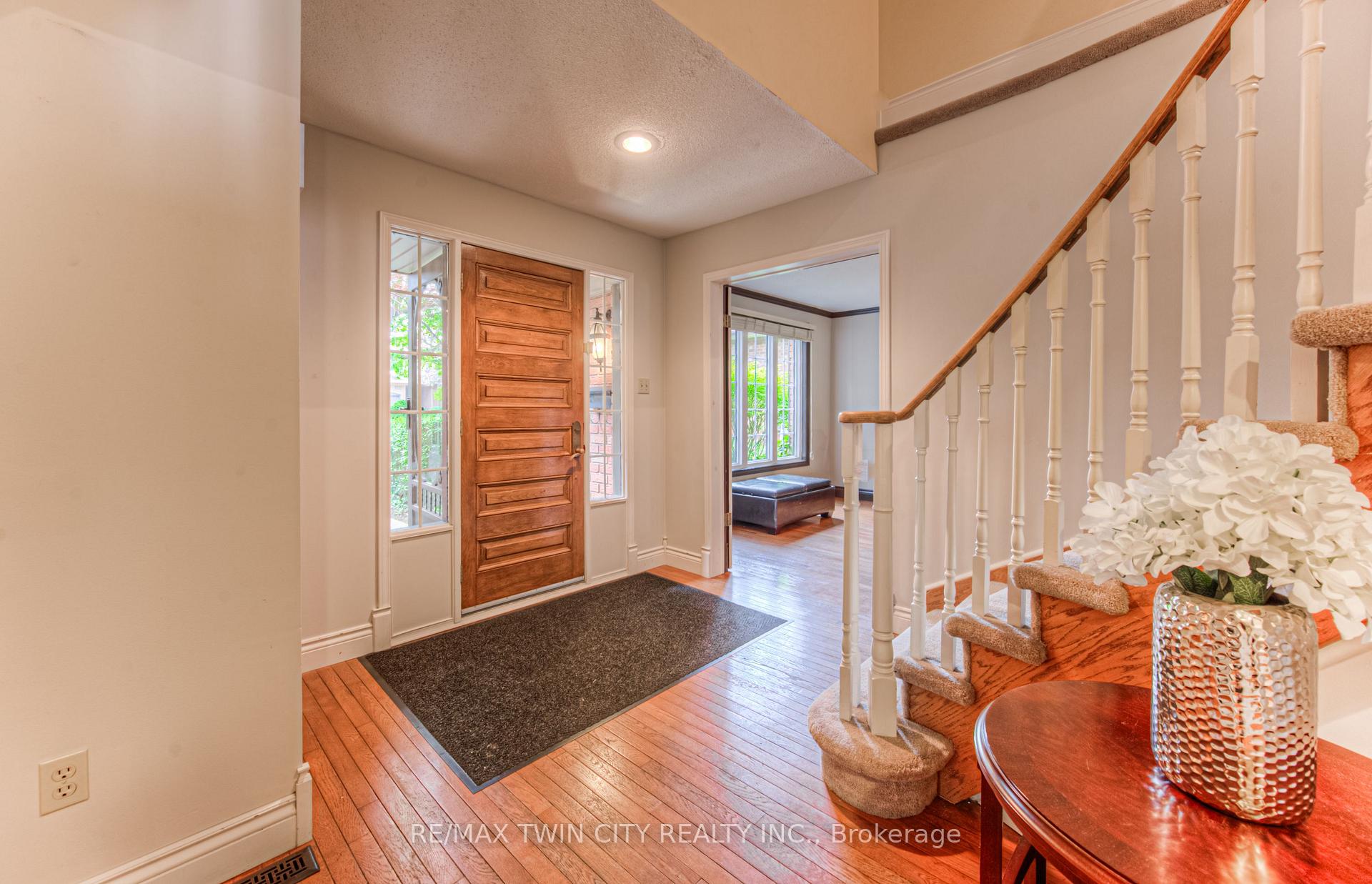 Photo 2 of 179 Woodbend Crescent, Waterloo — HOMEH