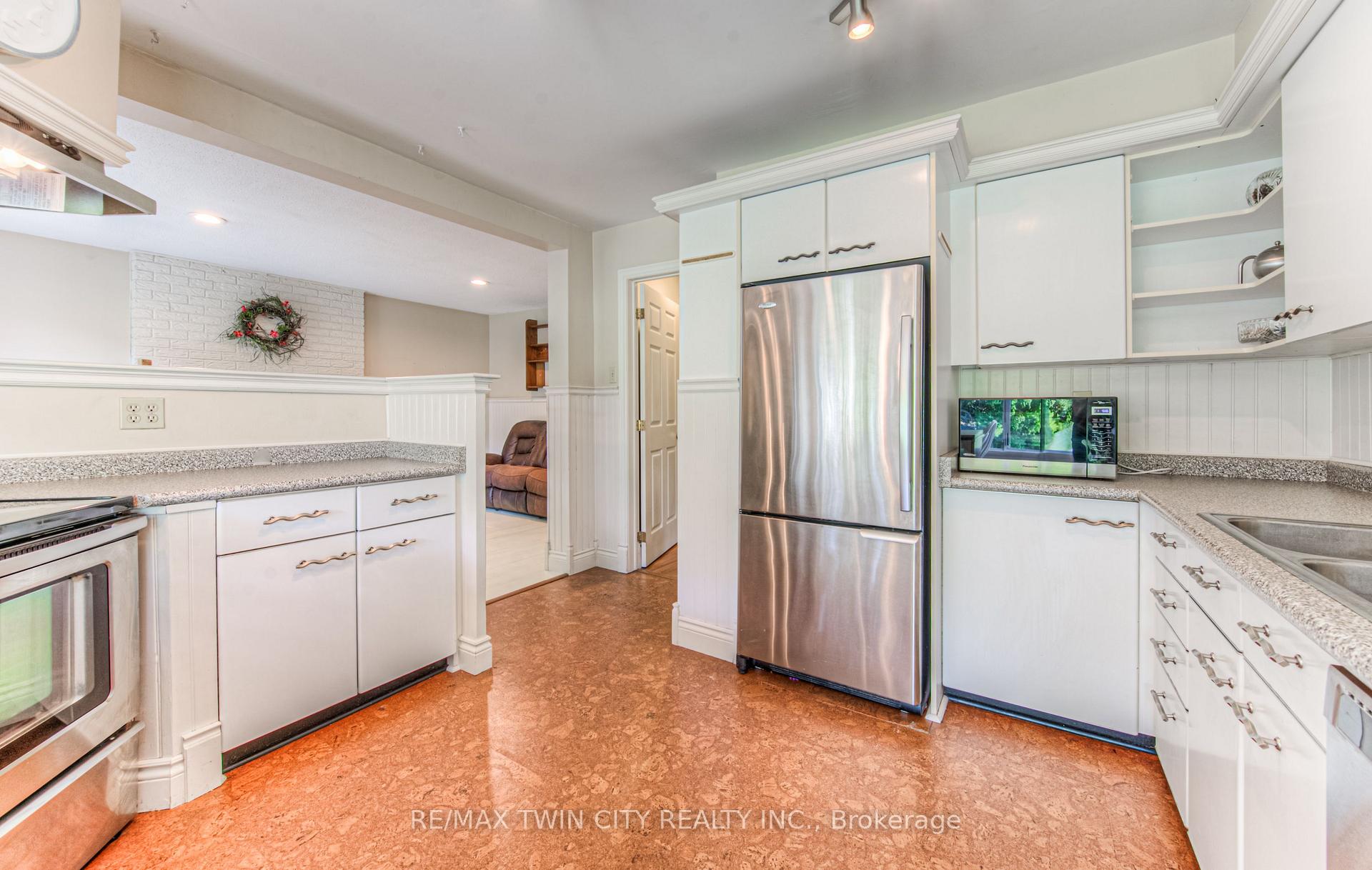 Photo 10 of 179 Woodbend Crescent, Waterloo — HOMEH