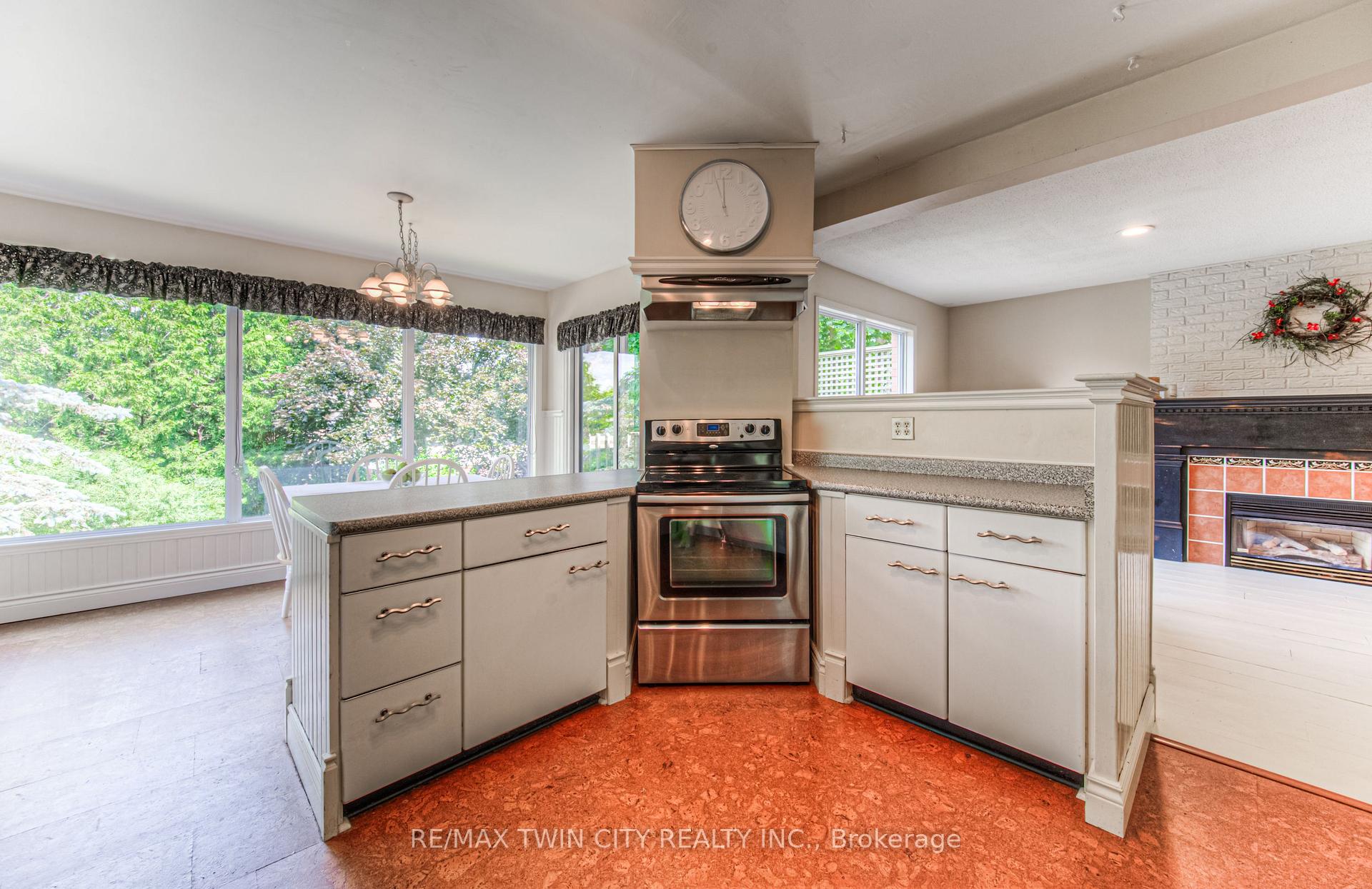 Photo 12 of 179 Woodbend Crescent, Waterloo — HOMEH