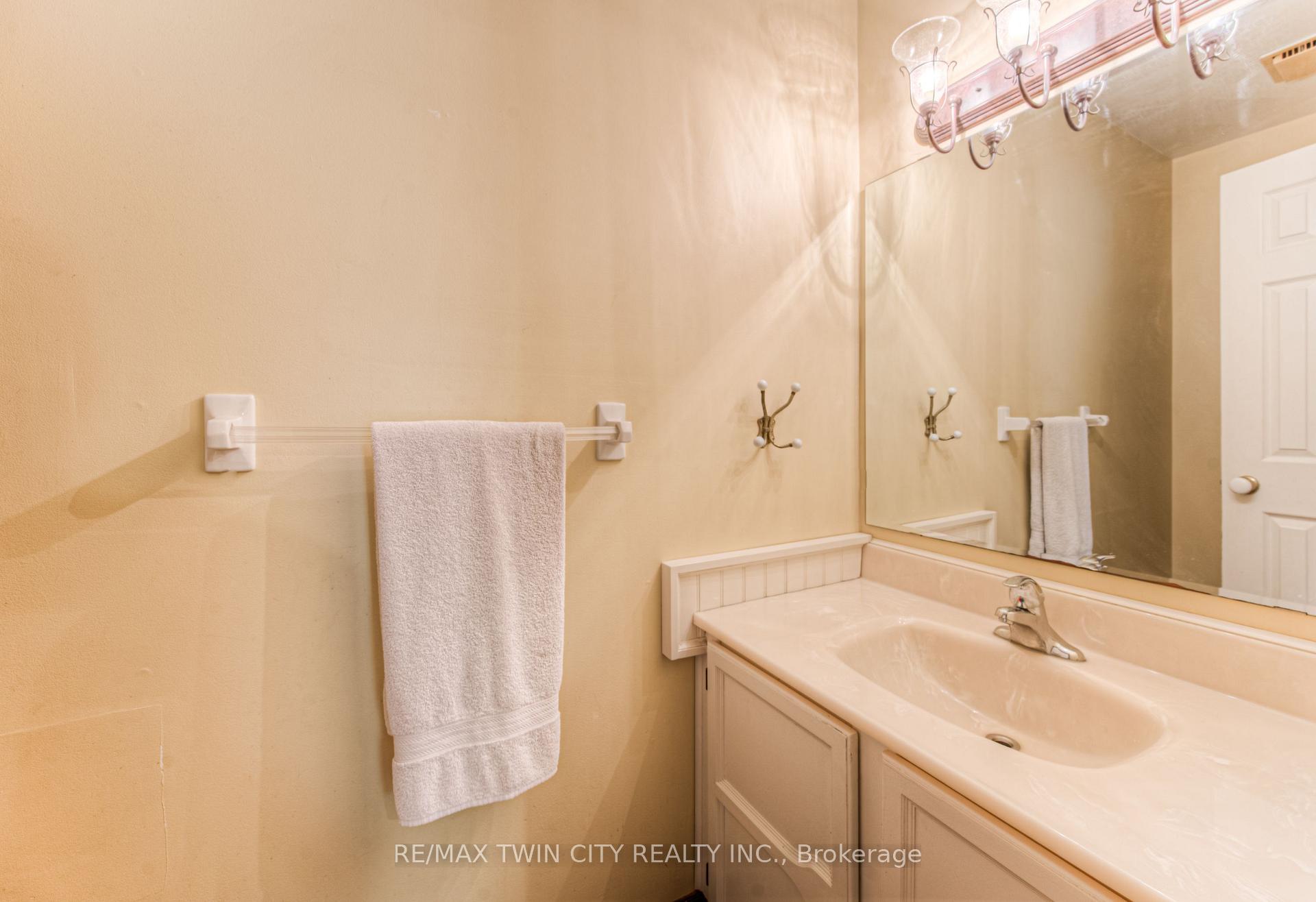 Photo 17 of 179 Woodbend Crescent, Waterloo — HOMEH