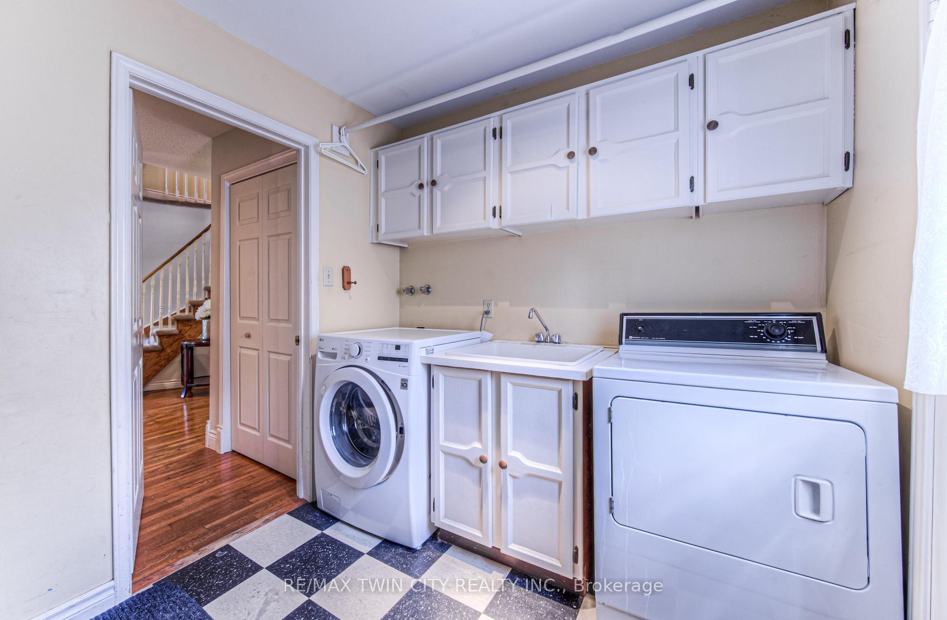 Photo 18 of 179 Woodbend Crescent, Waterloo — HOMEH