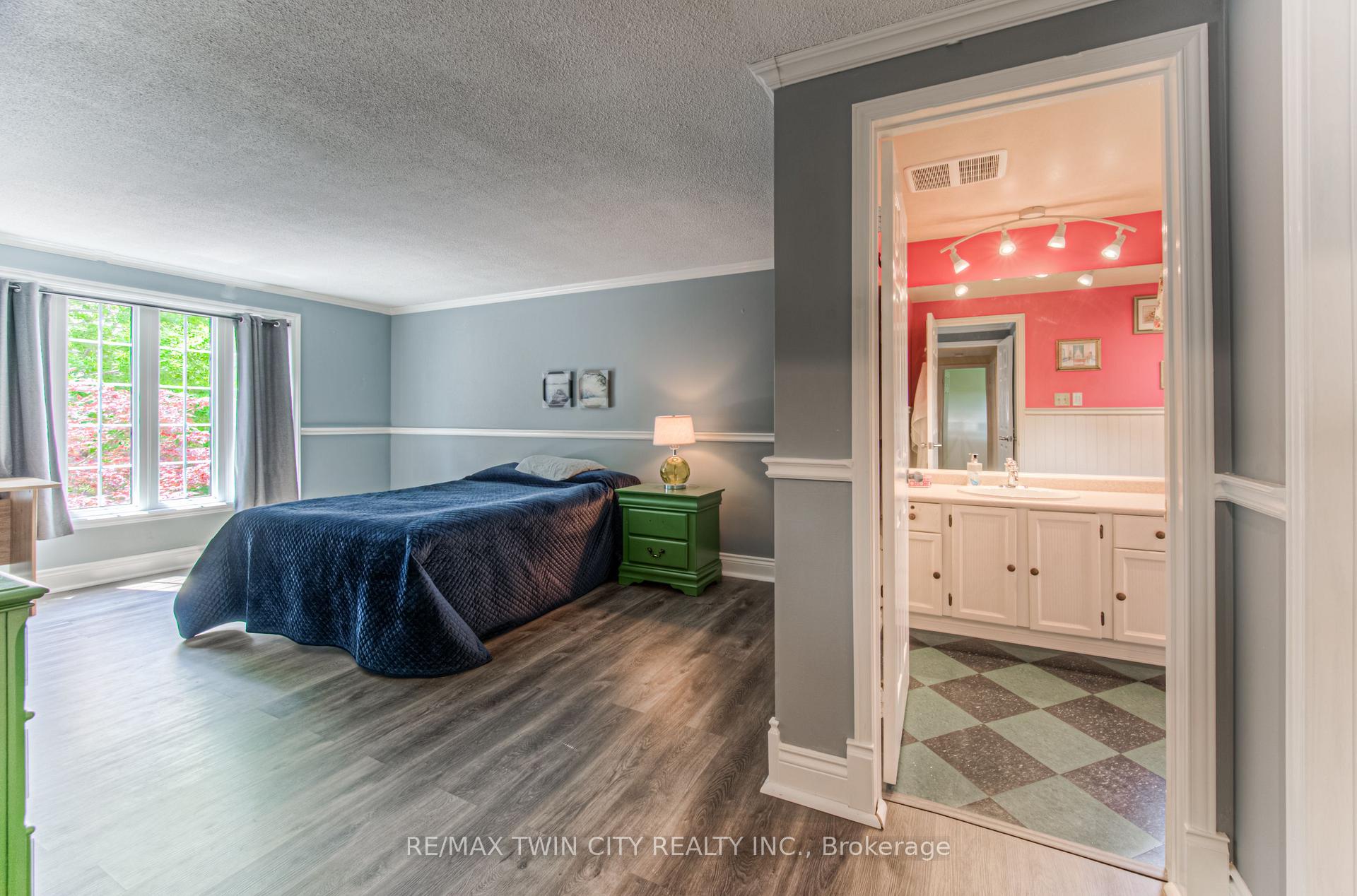 Photo 19 of 179 Woodbend Crescent, Waterloo — HOMEH
