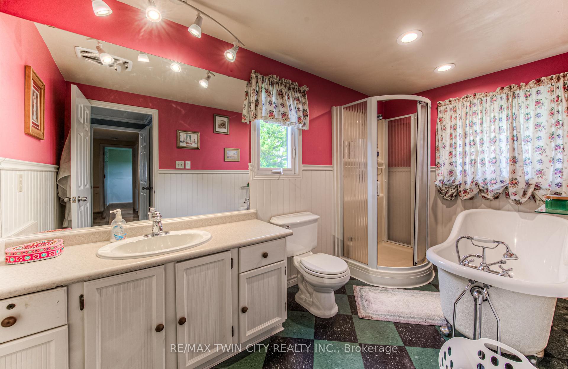 Photo 21 of 179 Woodbend Crescent, Waterloo — HOMEH