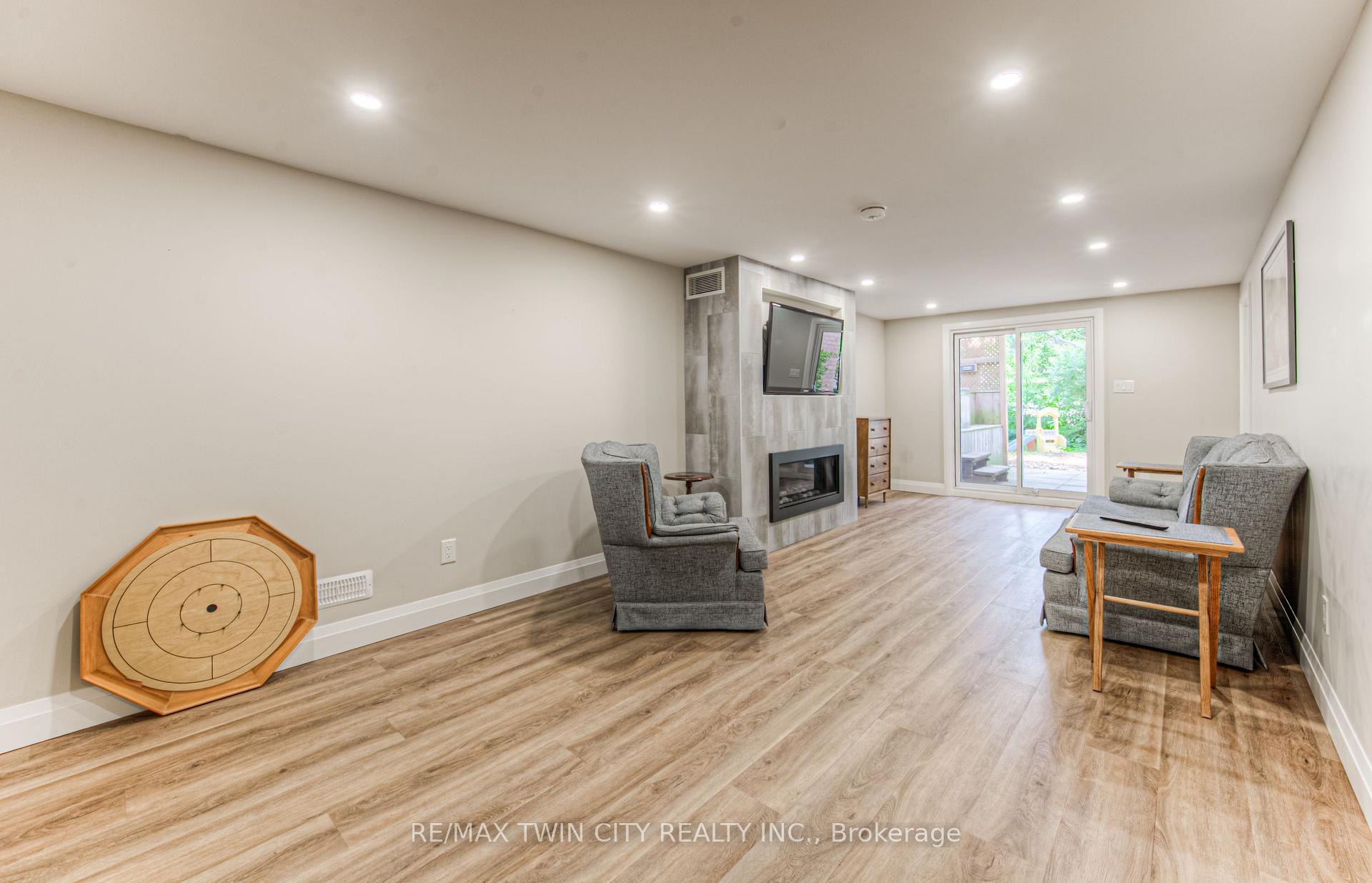 Photo 28 of 179 Woodbend Crescent, Waterloo — HOMEH