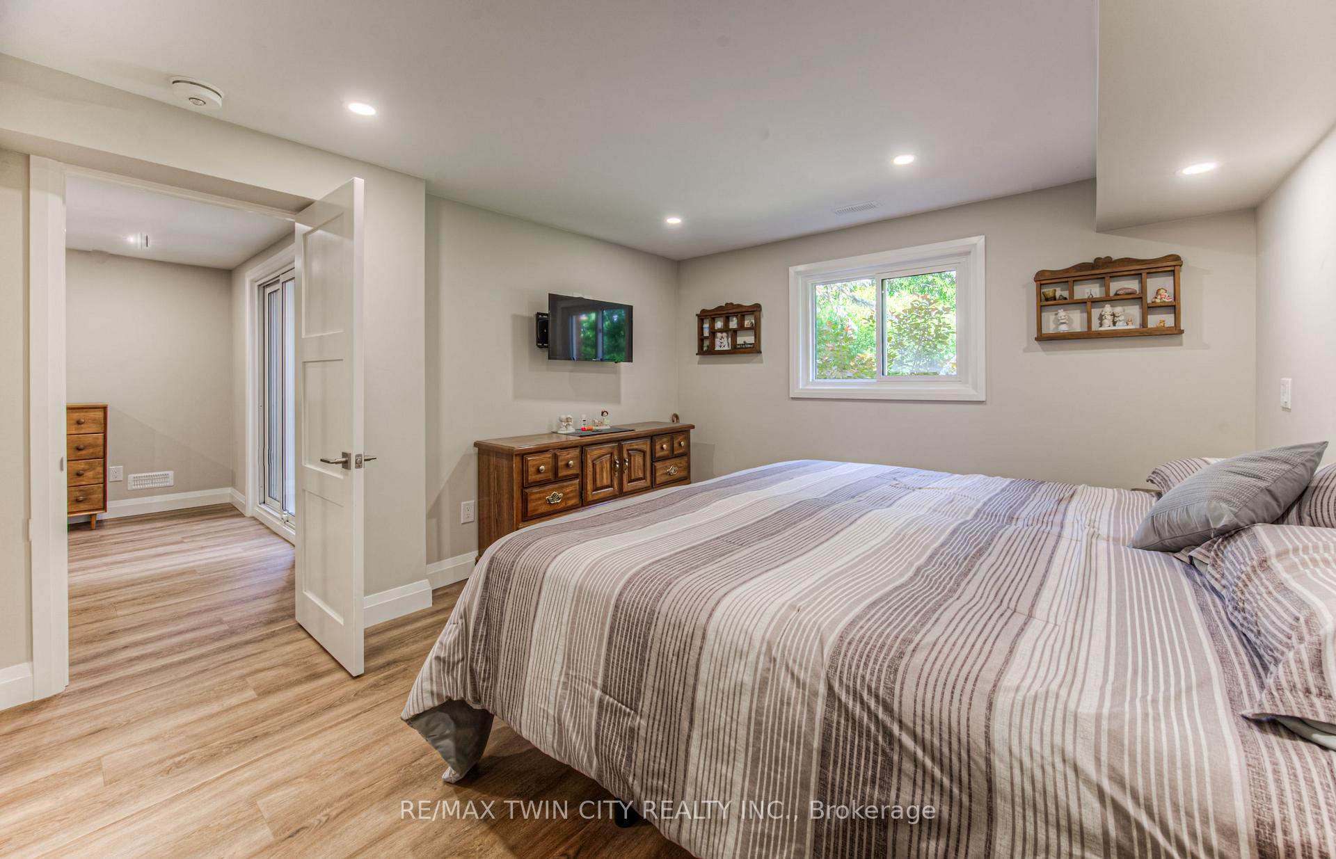 Photo 33 of 179 Woodbend Crescent, Waterloo — HOMEH