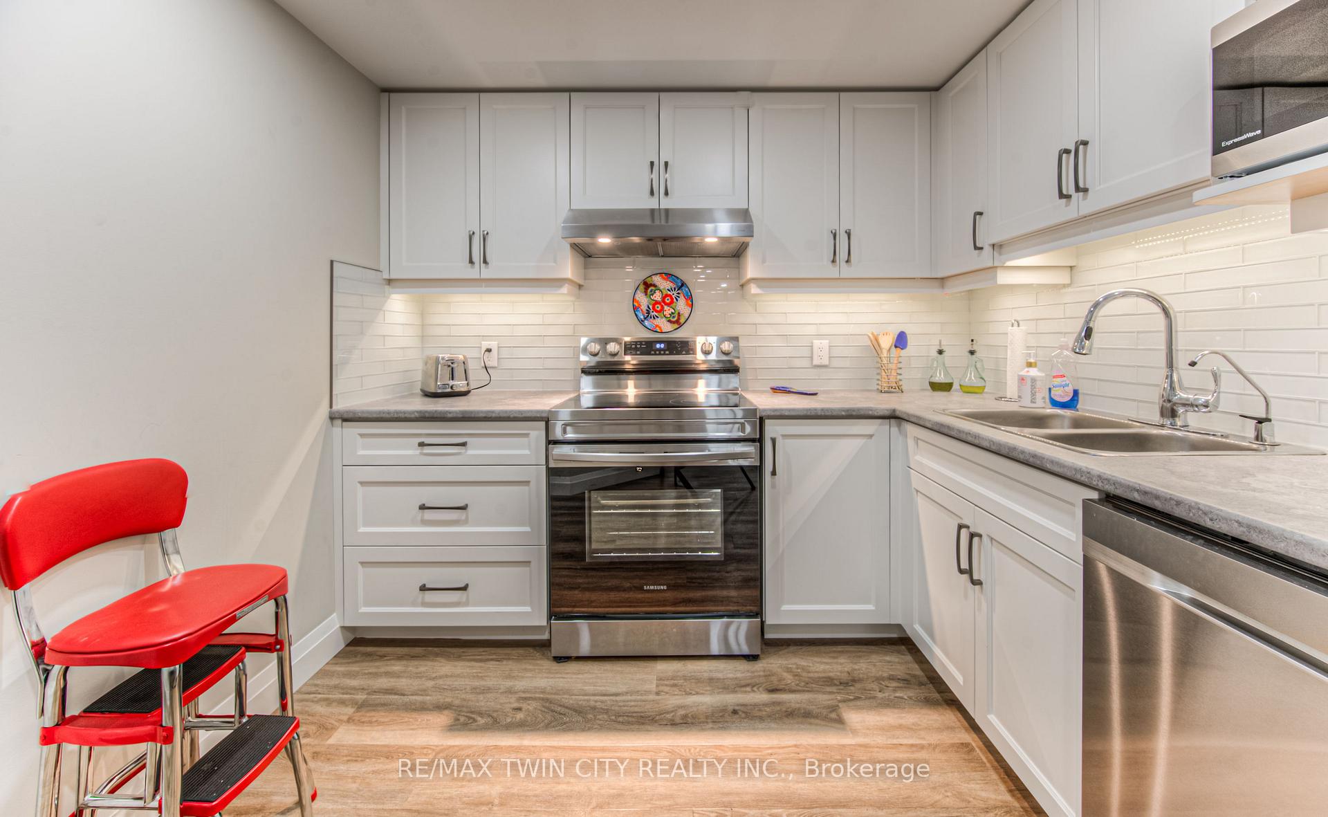 Photo 35 of 179 Woodbend Crescent, Waterloo — HOMEH