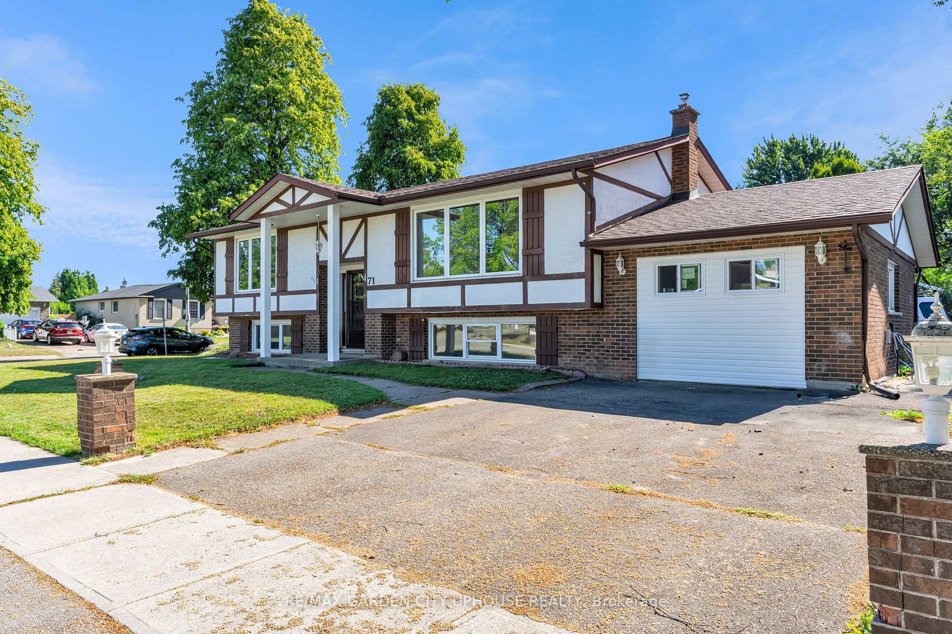 Front of Unit Lower, 71 Woodington Place