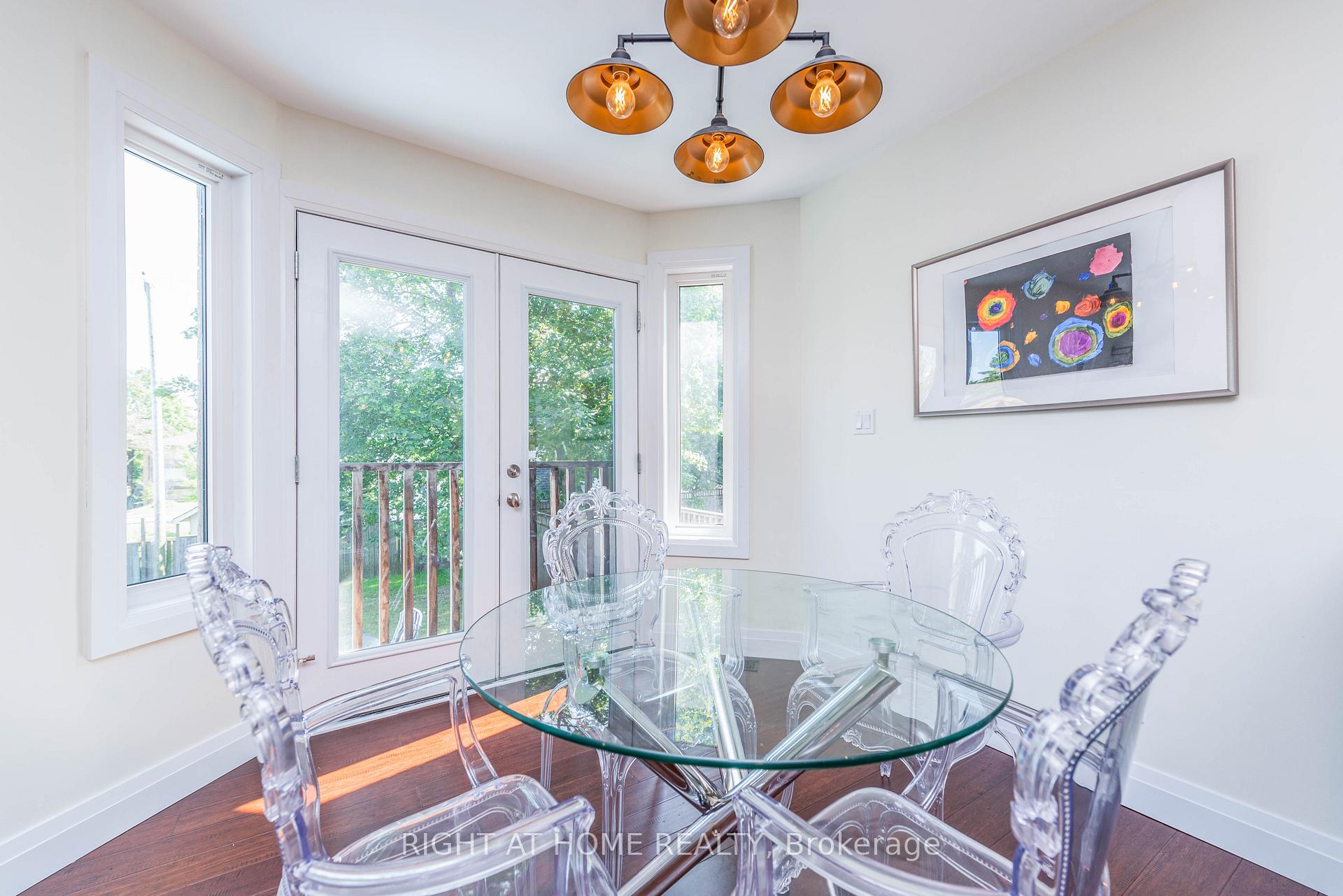 Photo 10 of 11 Ottaway Avenue, Barrie, Wellington — HOMEH