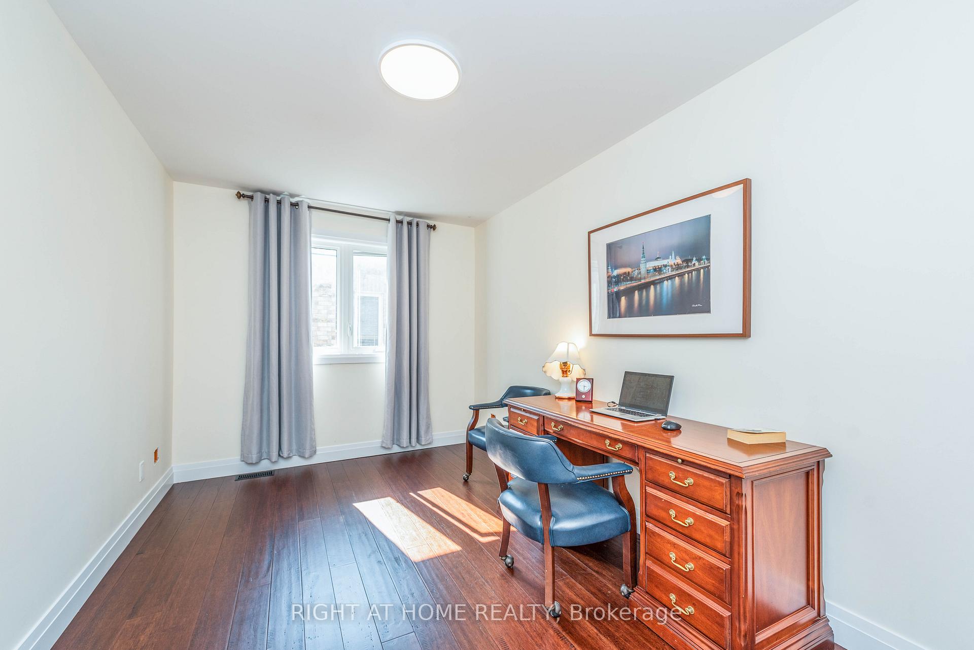 Photo 20 of 11 Ottaway Avenue, Barrie, Wellington — HOMEH