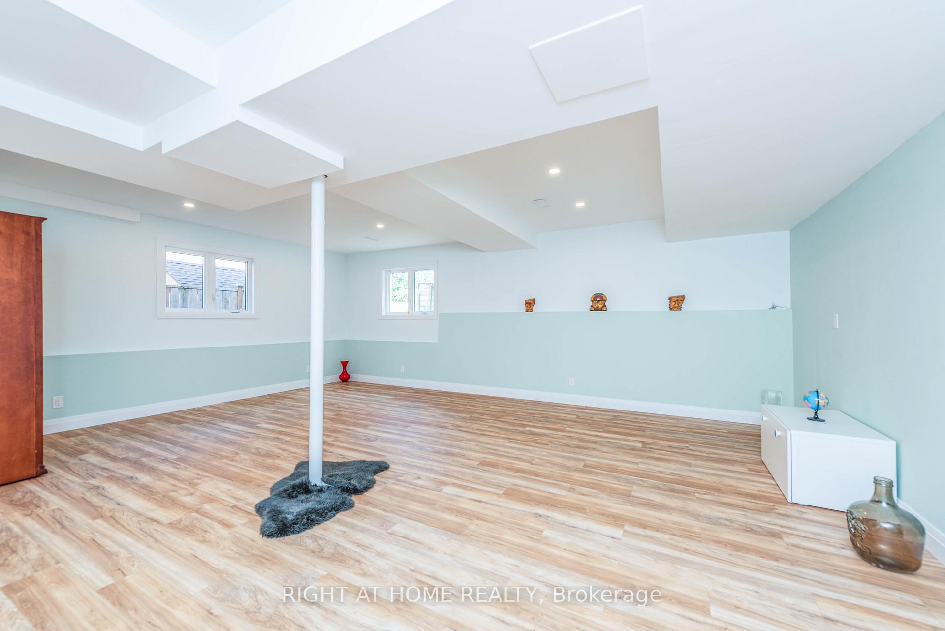 Photo 27 of 11 Ottaway Avenue, Barrie, Wellington — HOMEH