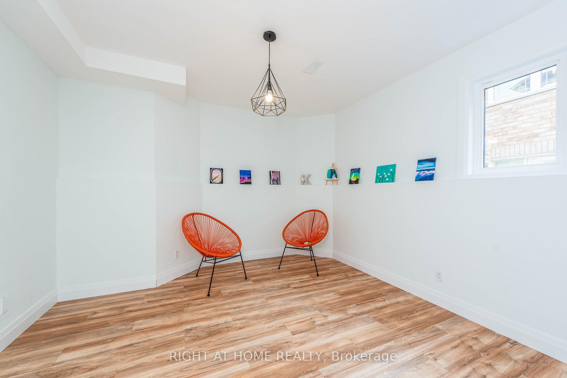 Photo 38 of 11 Ottaway Avenue, Barrie, Wellington — HOMEH