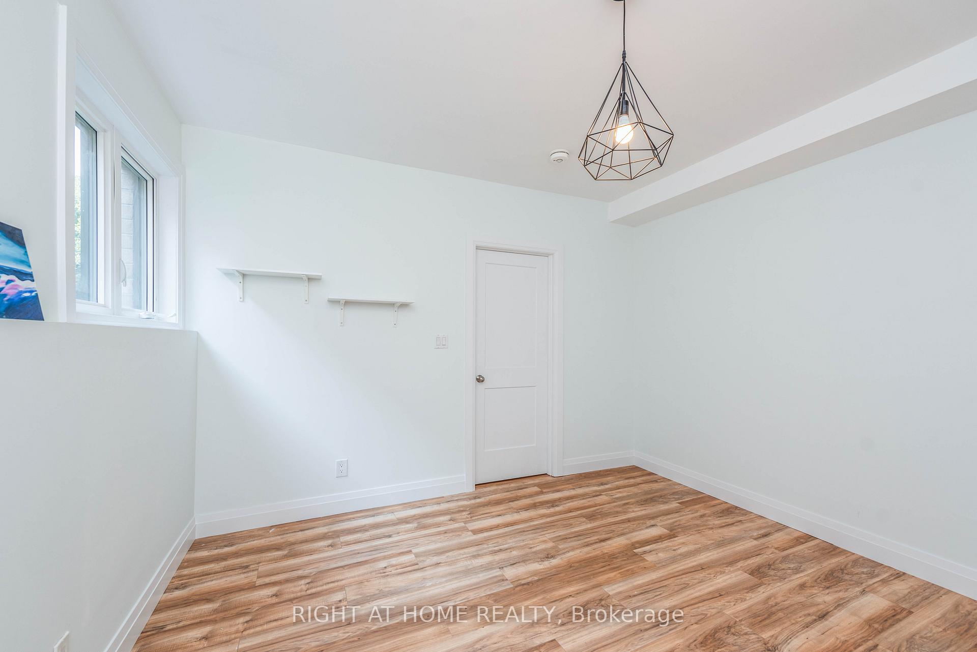 Photo 37 of 11 Ottaway Avenue, Barrie, Wellington — HOMEH