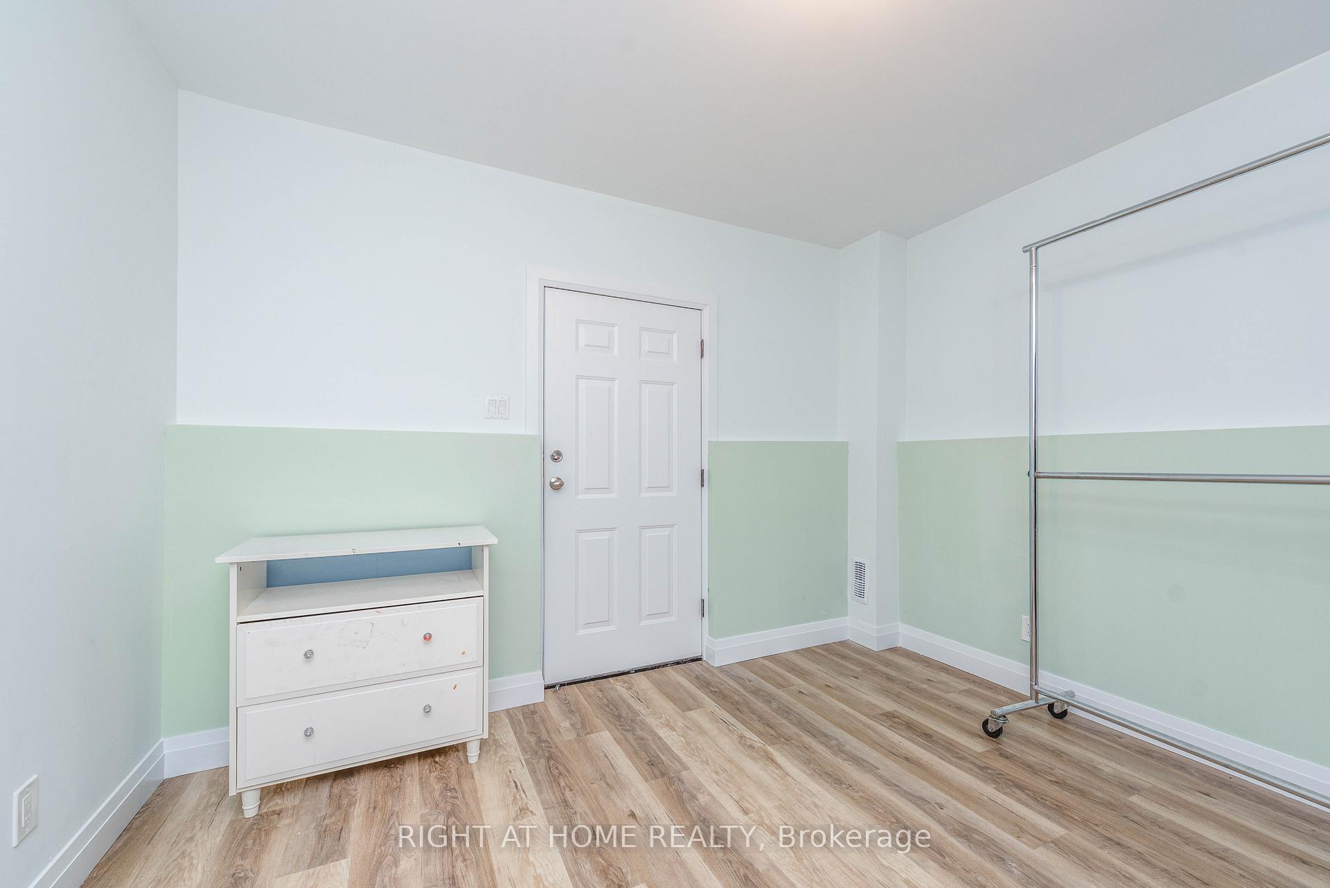 Photo 50 of 11 Ottaway Avenue, Barrie, Wellington — HOMEH