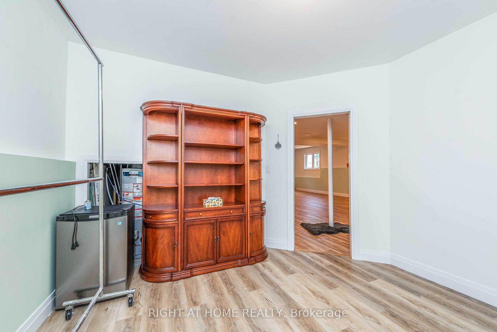 Photo 42 of 11 Ottaway Avenue, Barrie, Wellington — HOMEH