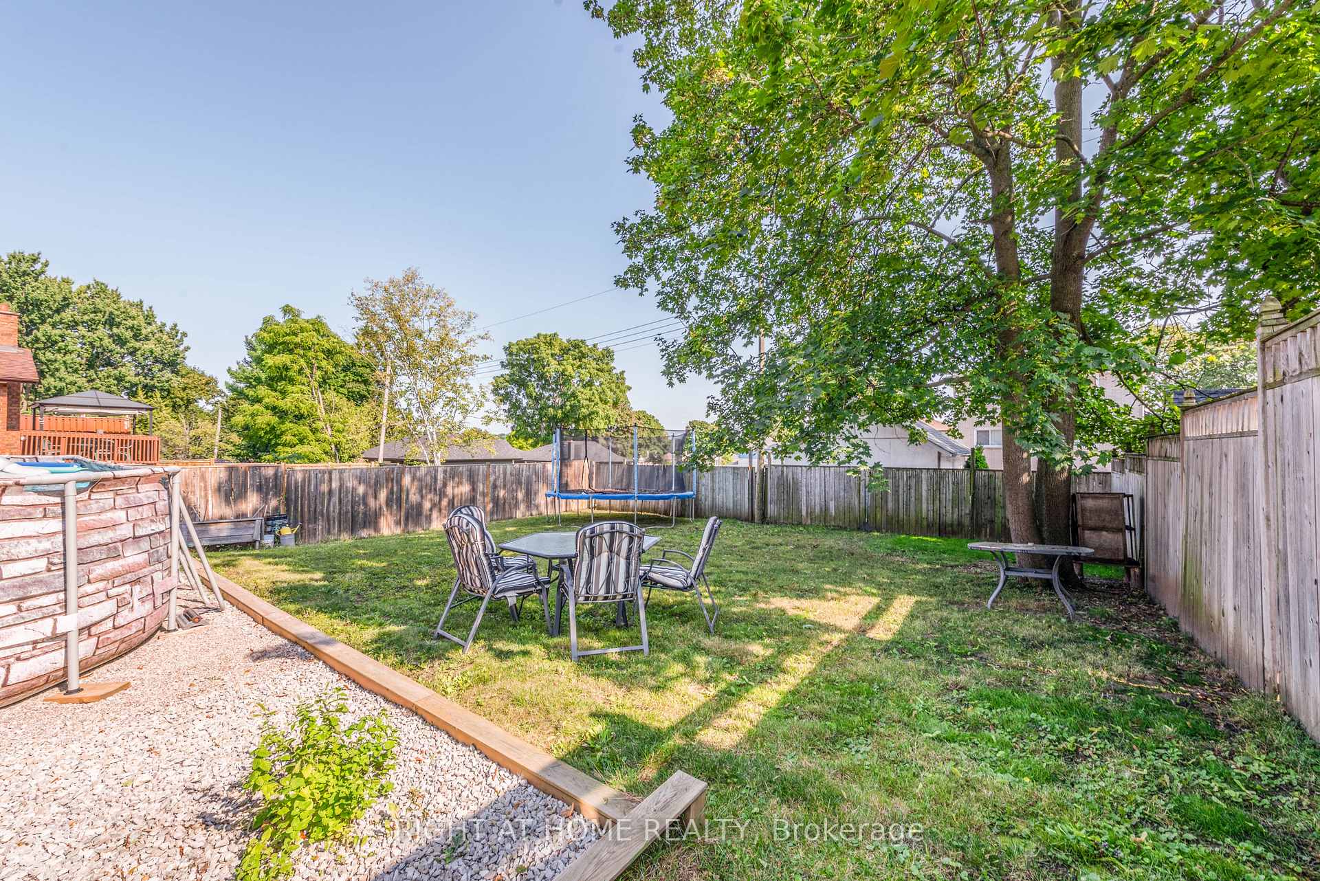 Photo 46 of 11 Ottaway Avenue, Barrie, Wellington — HOMEH