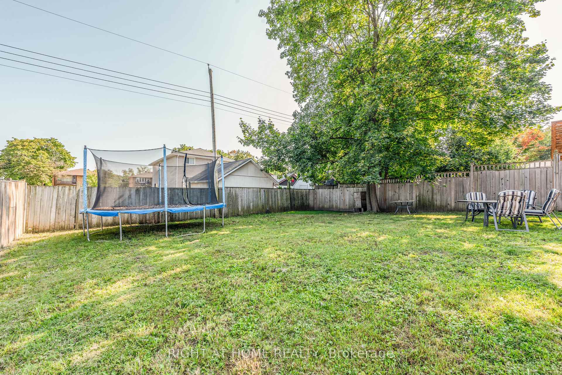 Photo 49 of 11 Ottaway Avenue, Barrie, Wellington — HOMEH