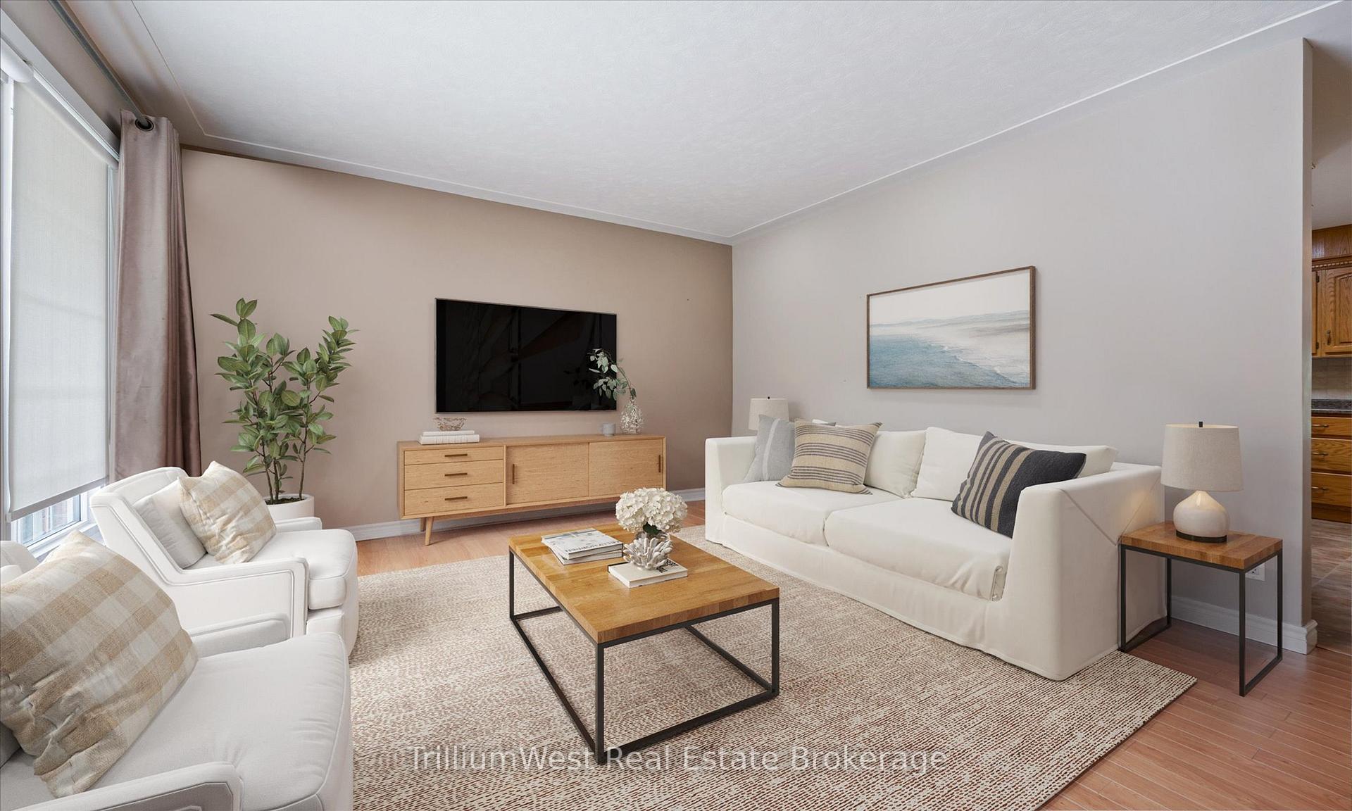 Photo 10 of 213 Dixie Crescent, Waterloo — HOMEH