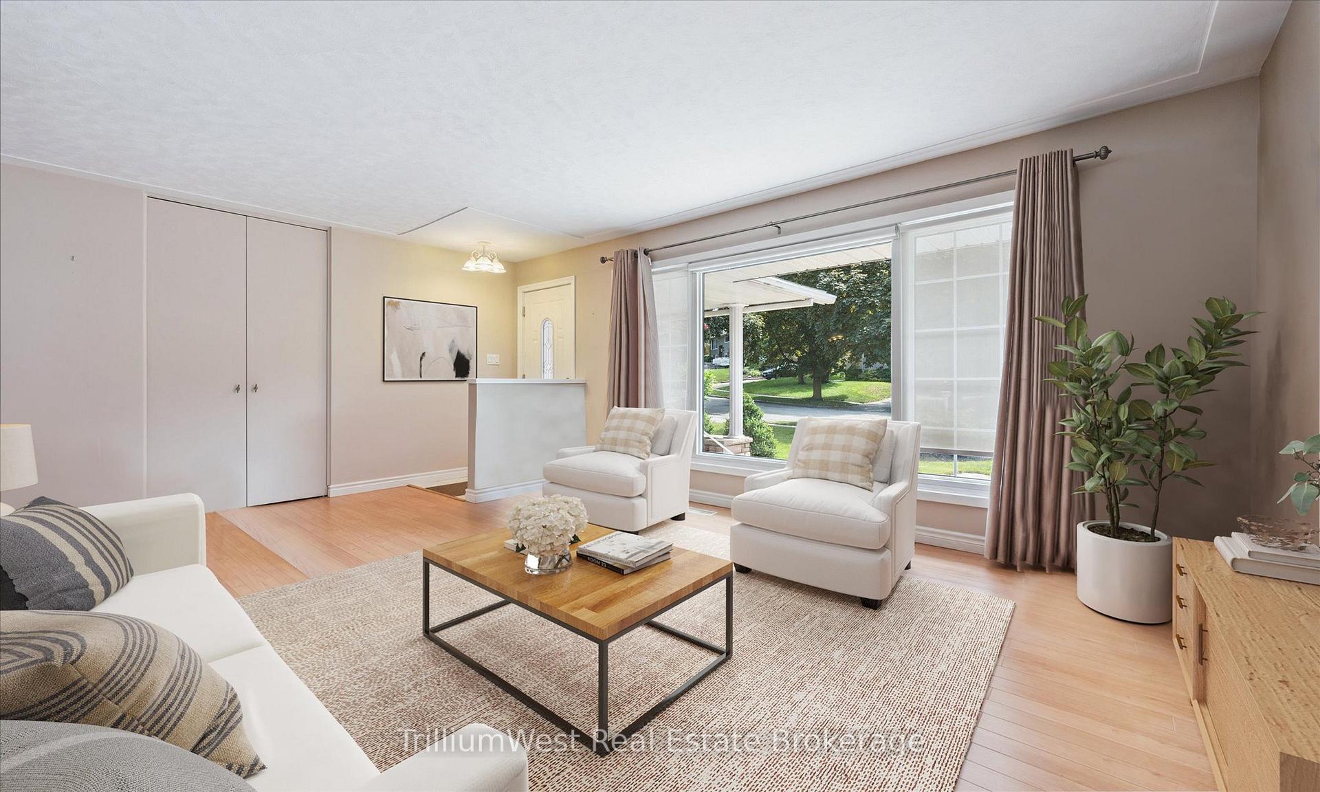 Photo 12 of 213 Dixie Crescent, Waterloo — HOMEH