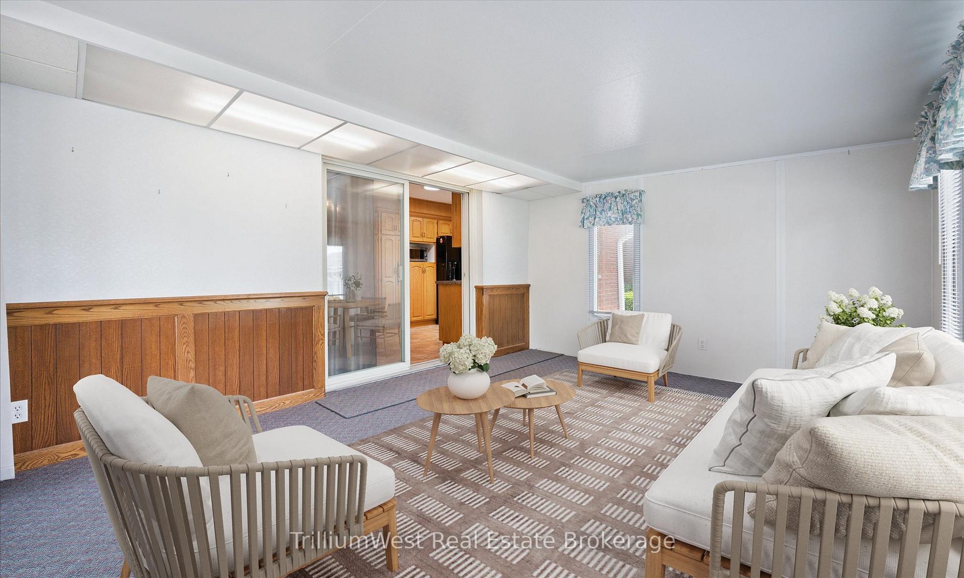 Photo 20 of 213 Dixie Crescent, Waterloo — HOMEH