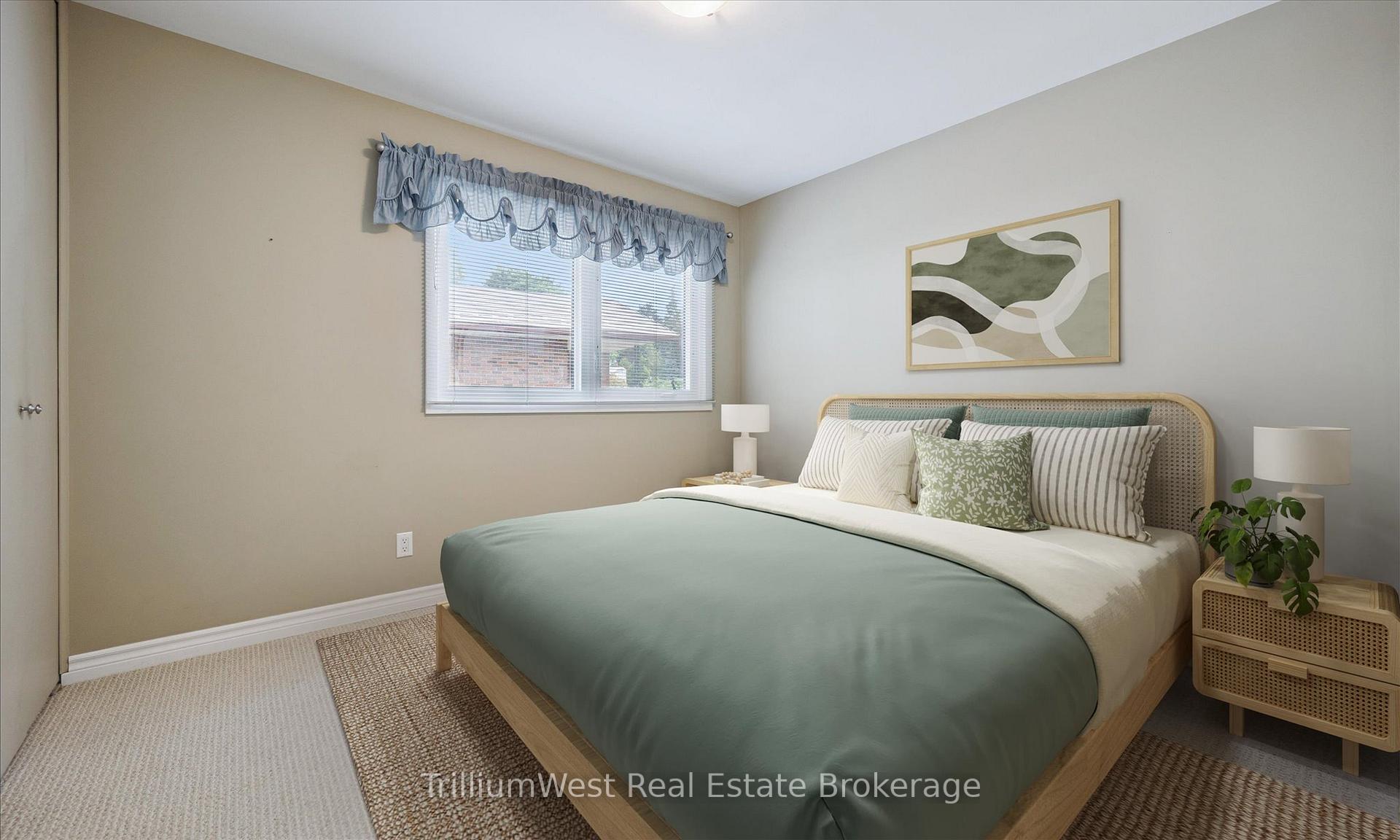Photo 25 of 213 Dixie Crescent, Waterloo — HOMEH