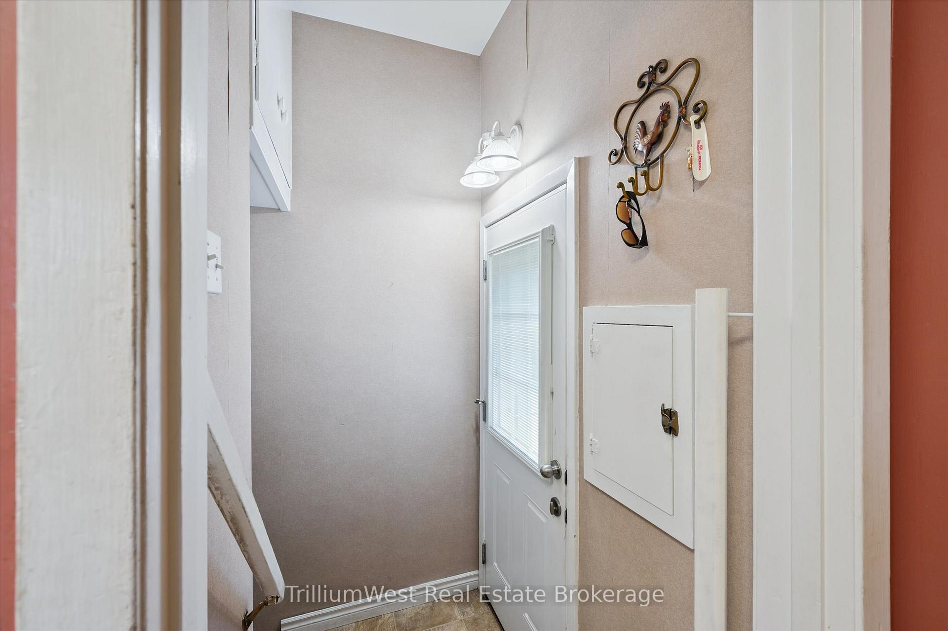 Photo 28 of 213 Dixie Crescent, Waterloo — HOMEH
