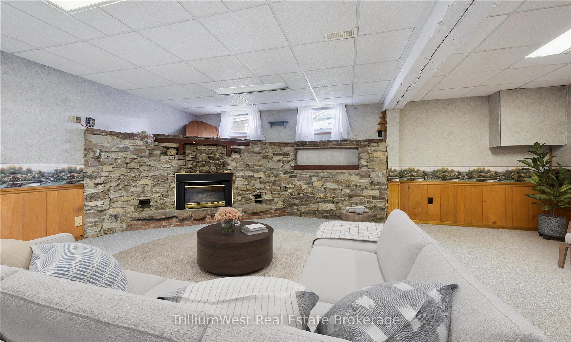 Photo 29 of 213 Dixie Crescent, Waterloo — HOMEH