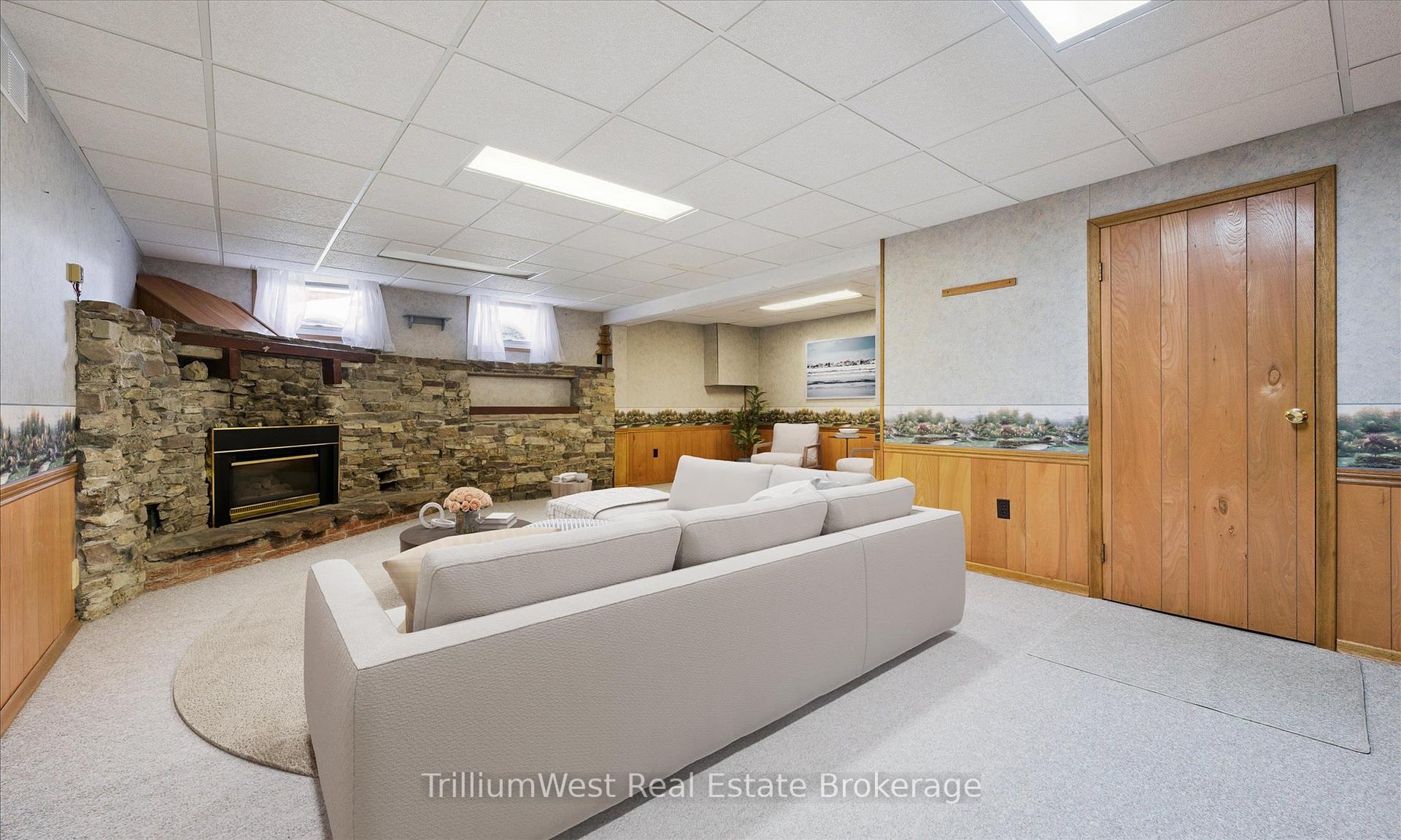 Photo 30 of 213 Dixie Crescent, Waterloo — HOMEH