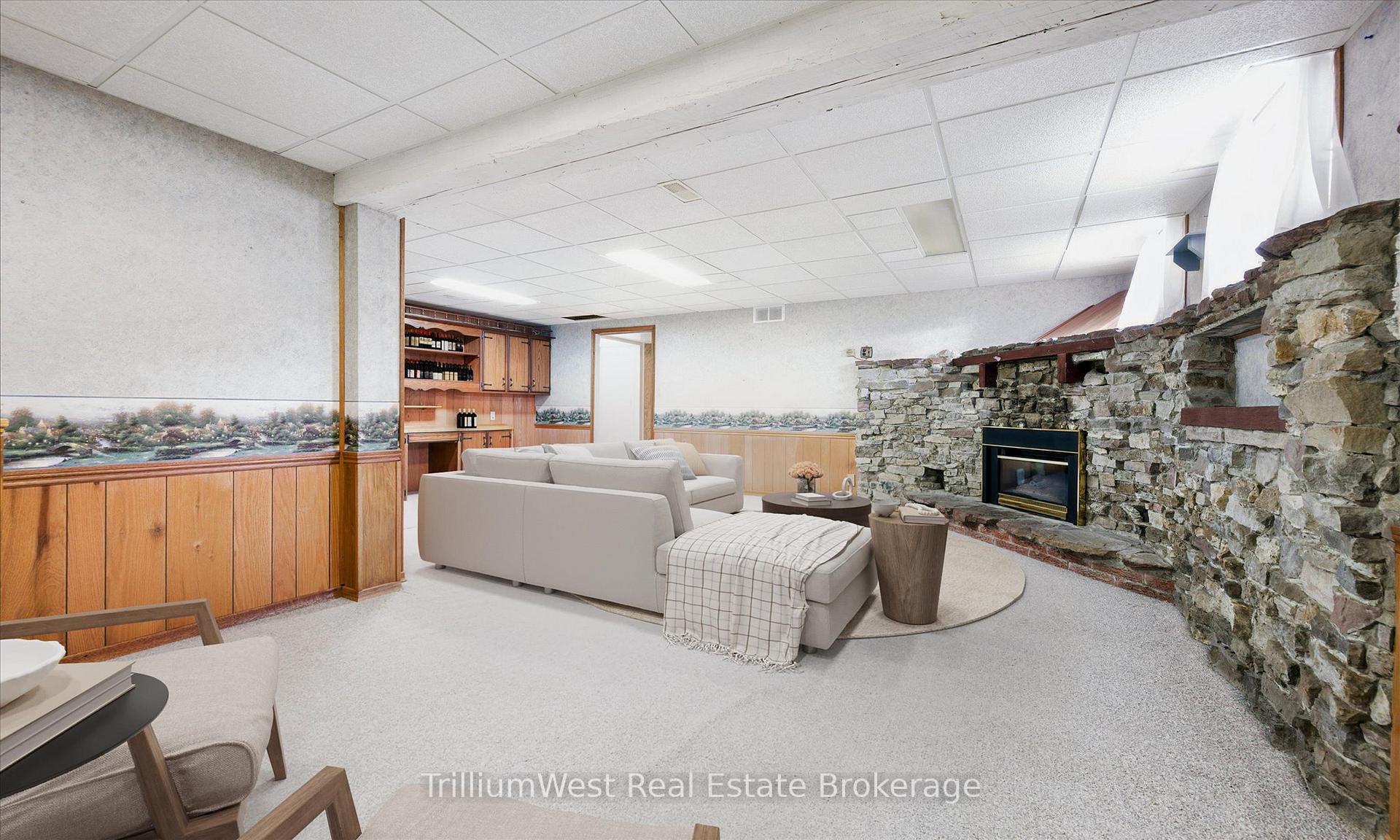 Photo 32 of 213 Dixie Crescent, Waterloo — HOMEH
