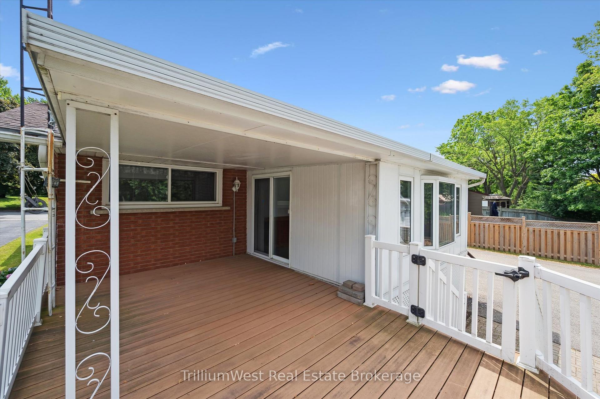 Photo 41 of 213 Dixie Crescent, Waterloo — HOMEH