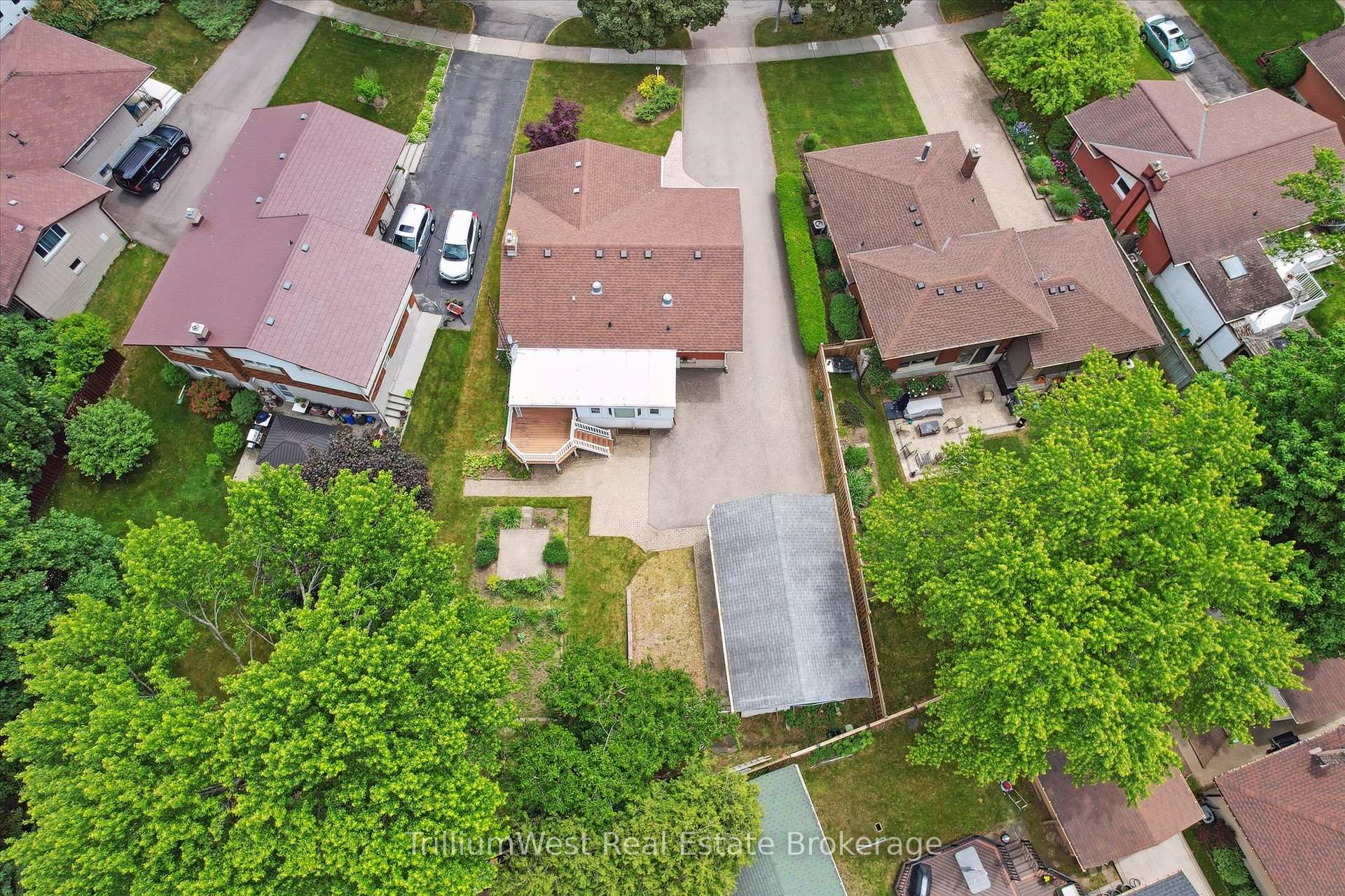 Photo 45 of 213 Dixie Crescent, Waterloo — HOMEH