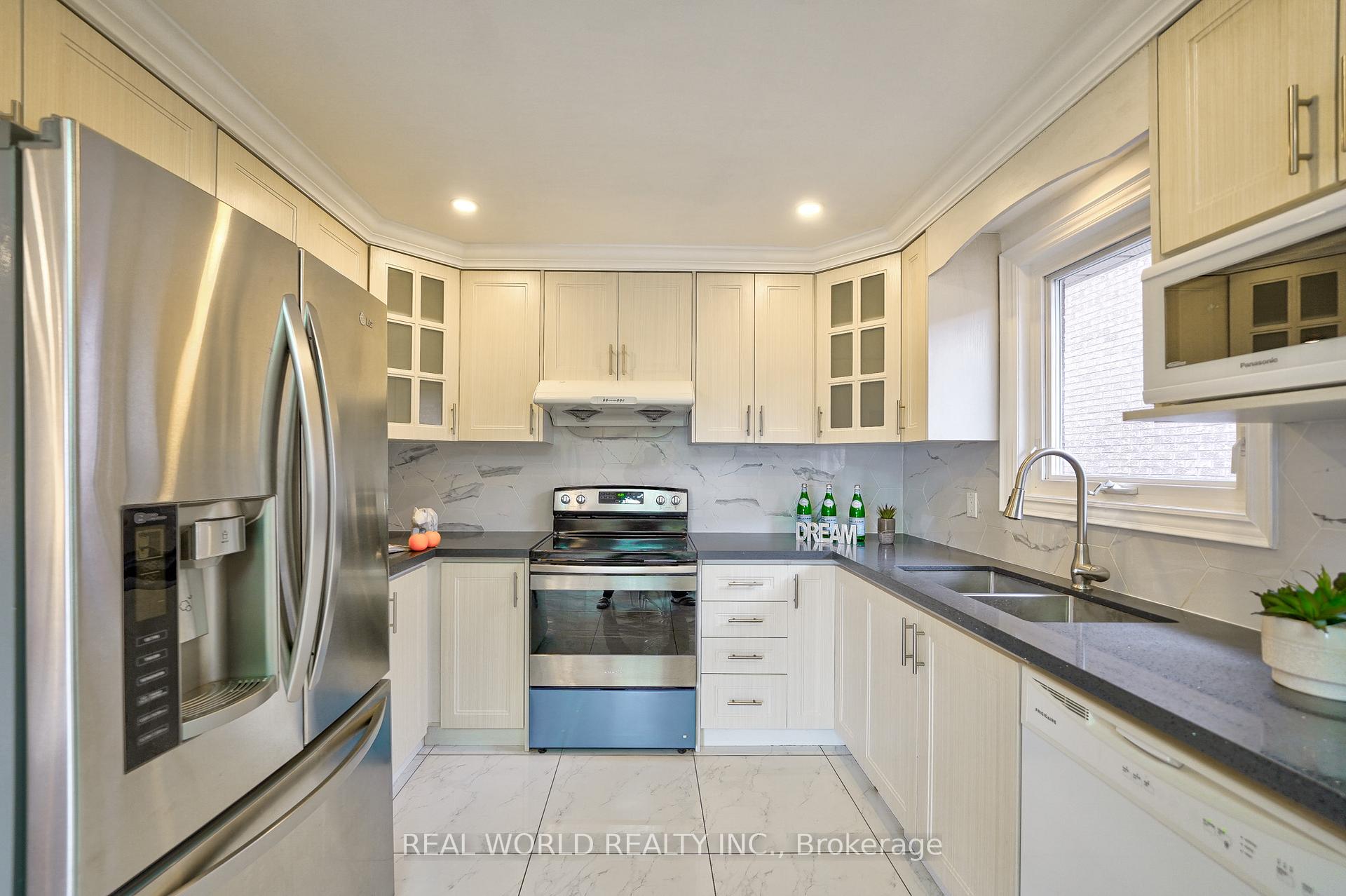 Photo 7 of 333 Glen Shields Avenue, Vaughan, Glen Shields — HOMEH