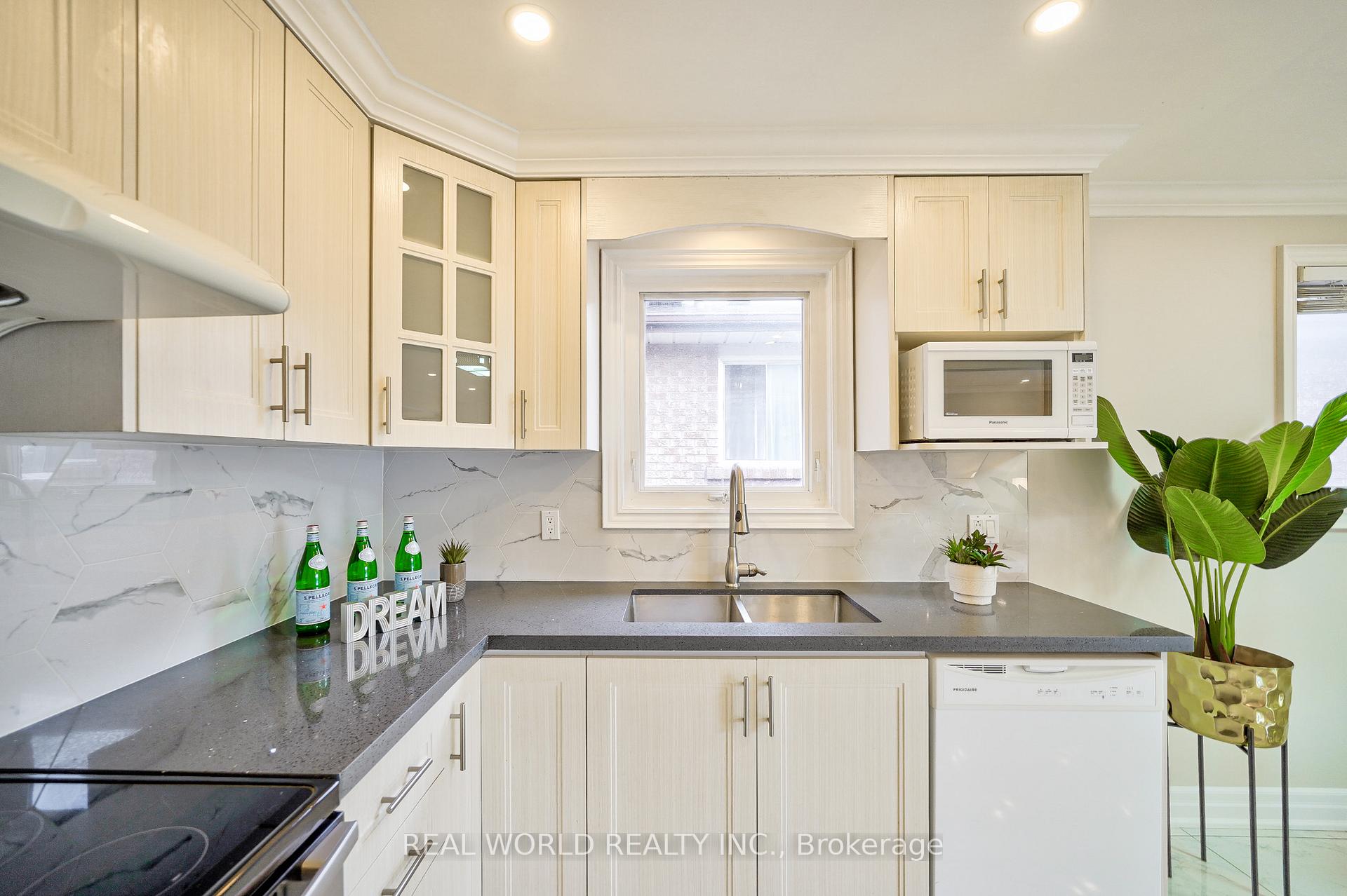 Photo 9 of 333 Glen Shields Avenue, Vaughan, Glen Shields — HOMEH