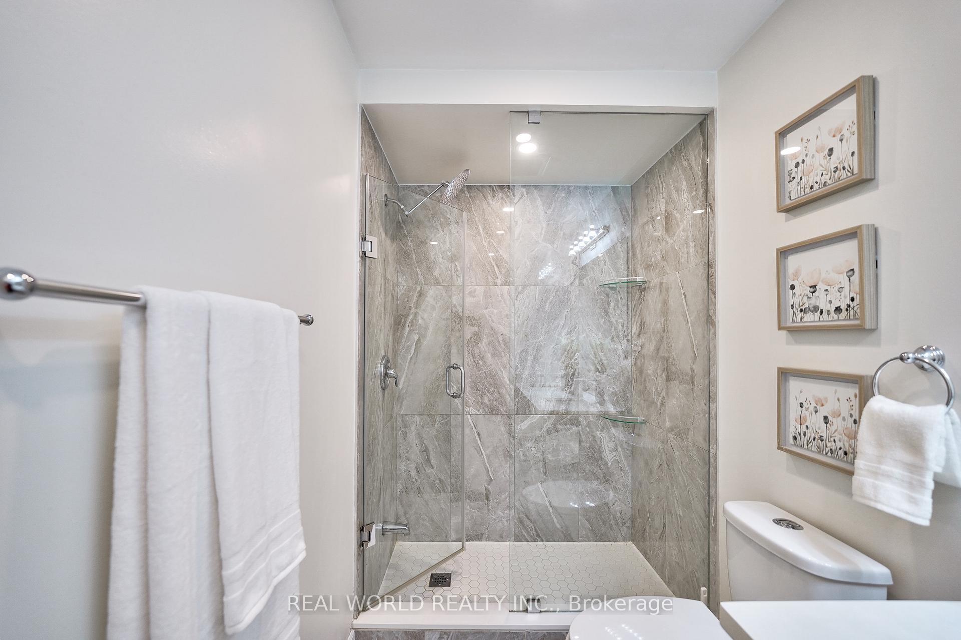 Photo 11 of 333 Glen Shields Avenue, Vaughan, Glen Shields — HOMEH
