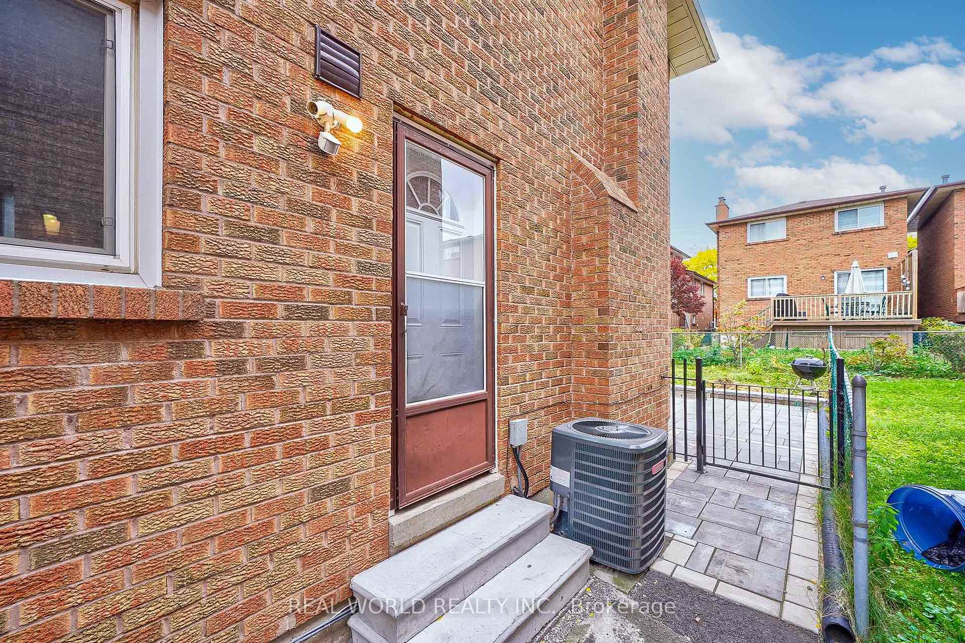 Photo 26 of 333 Glen Shields Avenue, Vaughan, Glen Shields — HOMEH
