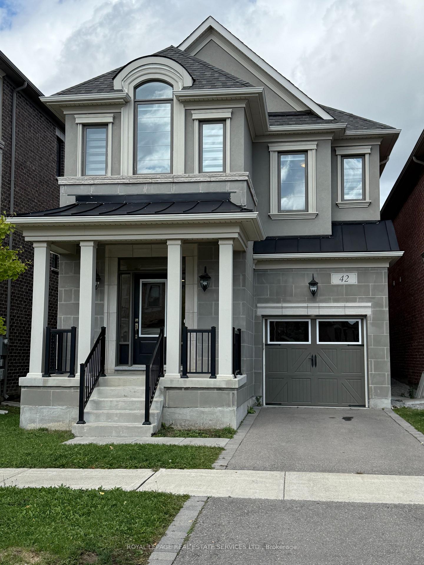 Photo 2 of 42 Faust Ridge, Vaughan, Kleinburg — HOMEH