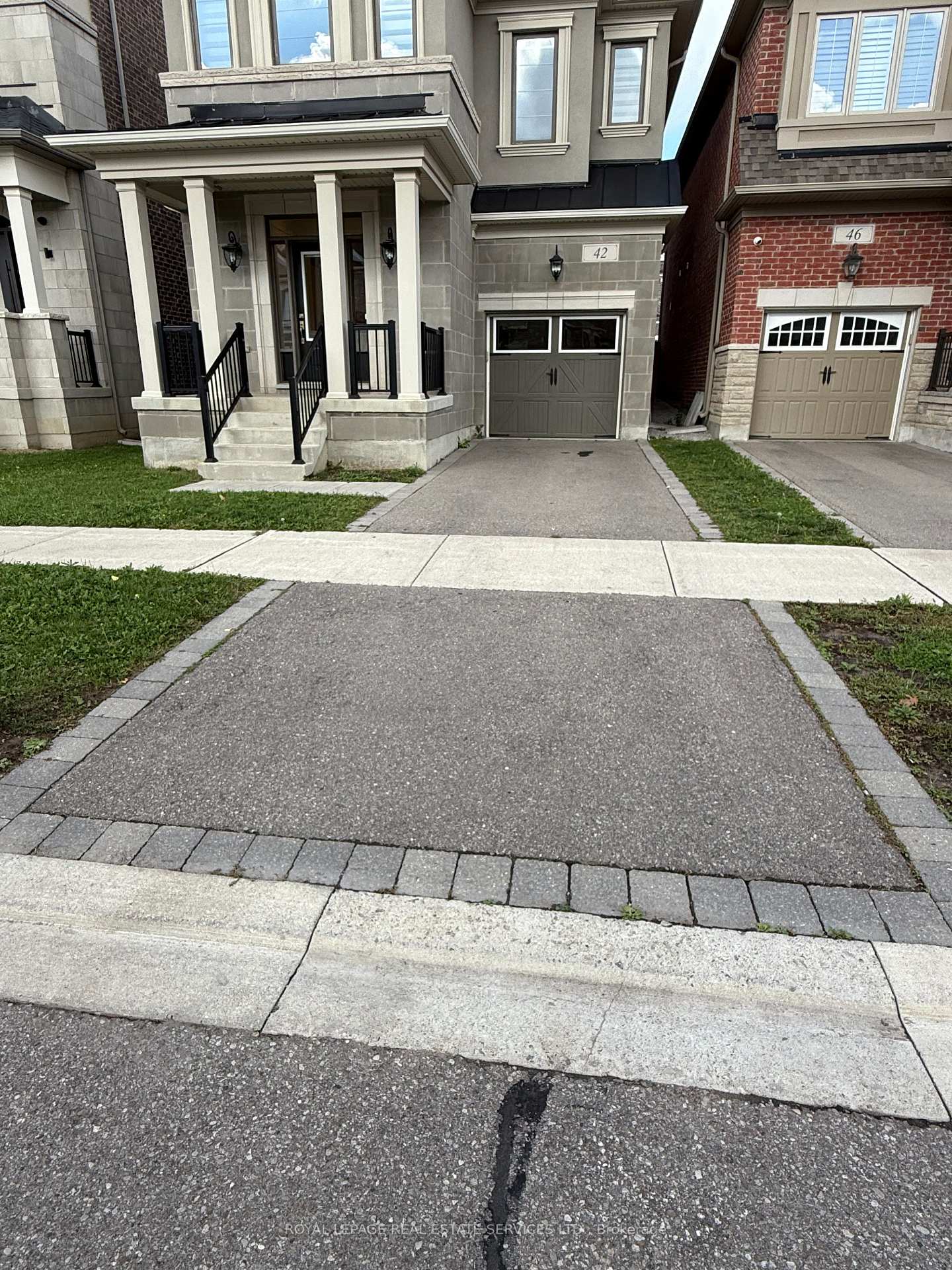Photo 5 of 42 Faust Ridge, Vaughan, Kleinburg — HOMEH