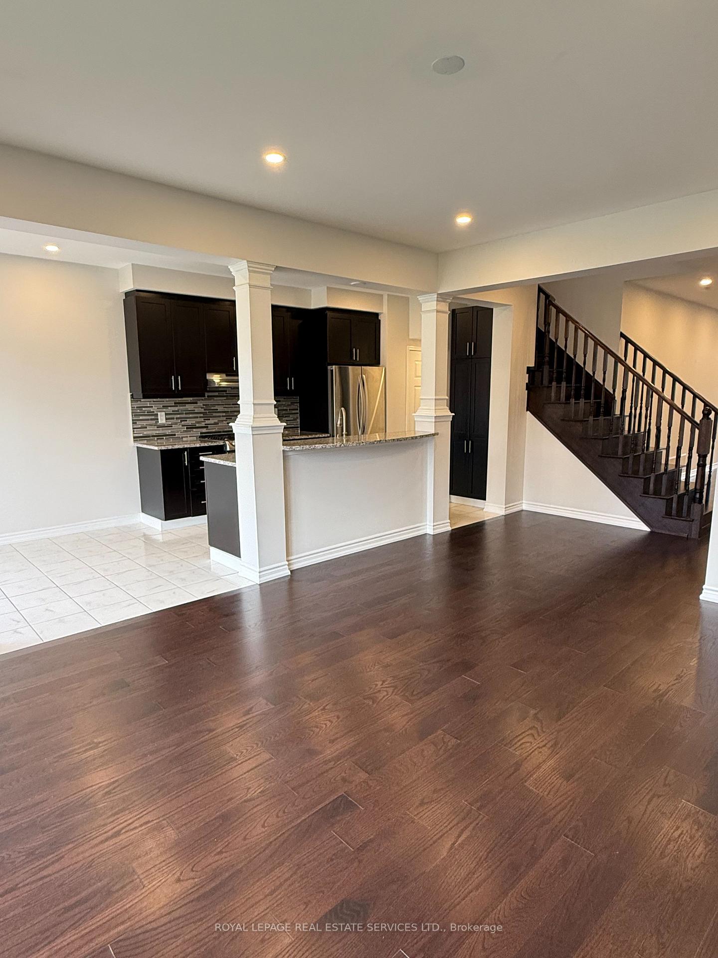 Photo 10 of 42 Faust Ridge, Vaughan, Kleinburg — HOMEH
